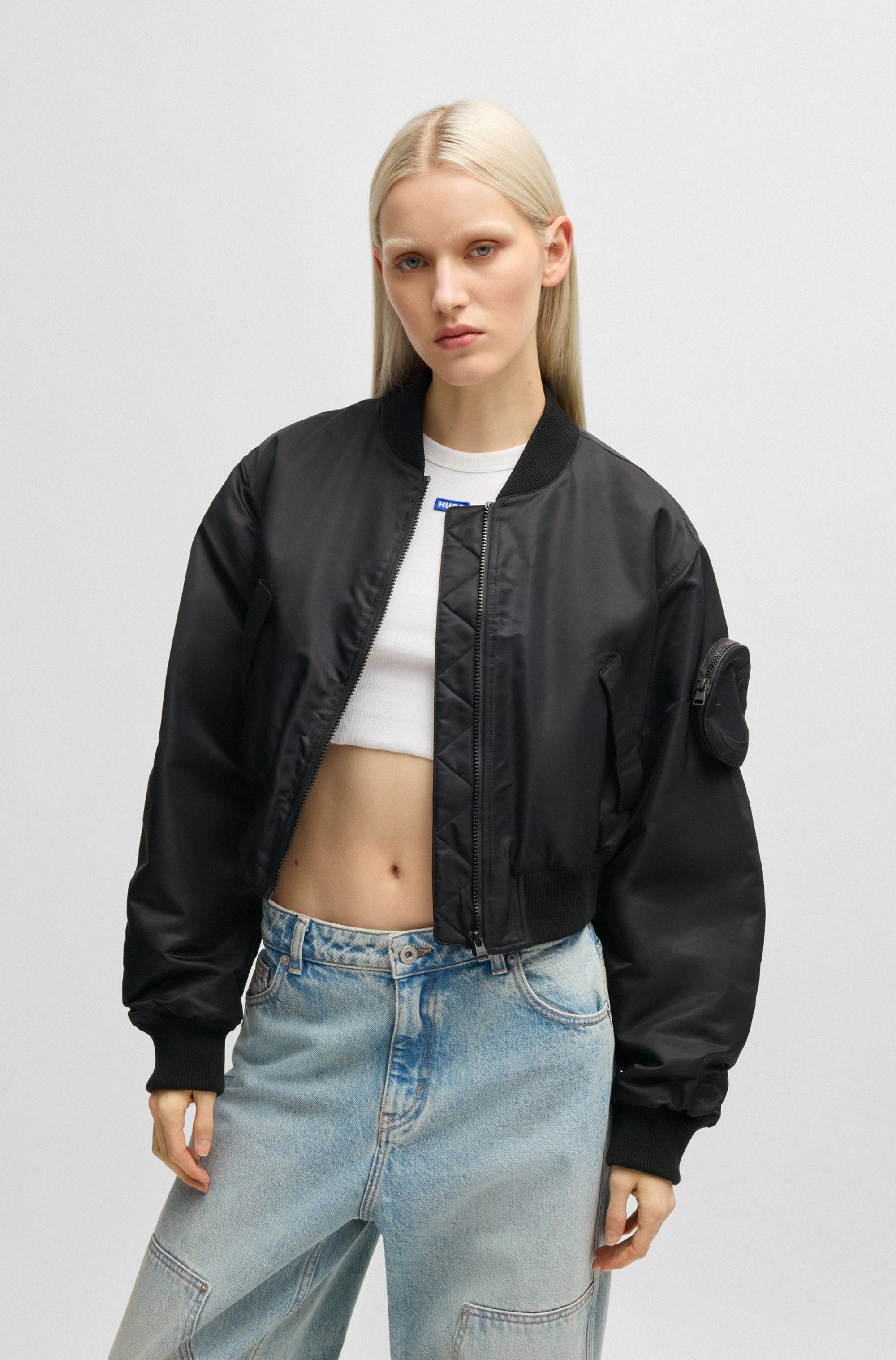 HUGO Blue Outdoorjack Foraia-1_B met opgestikte mouwzak, bomberjack iconic streetstyle