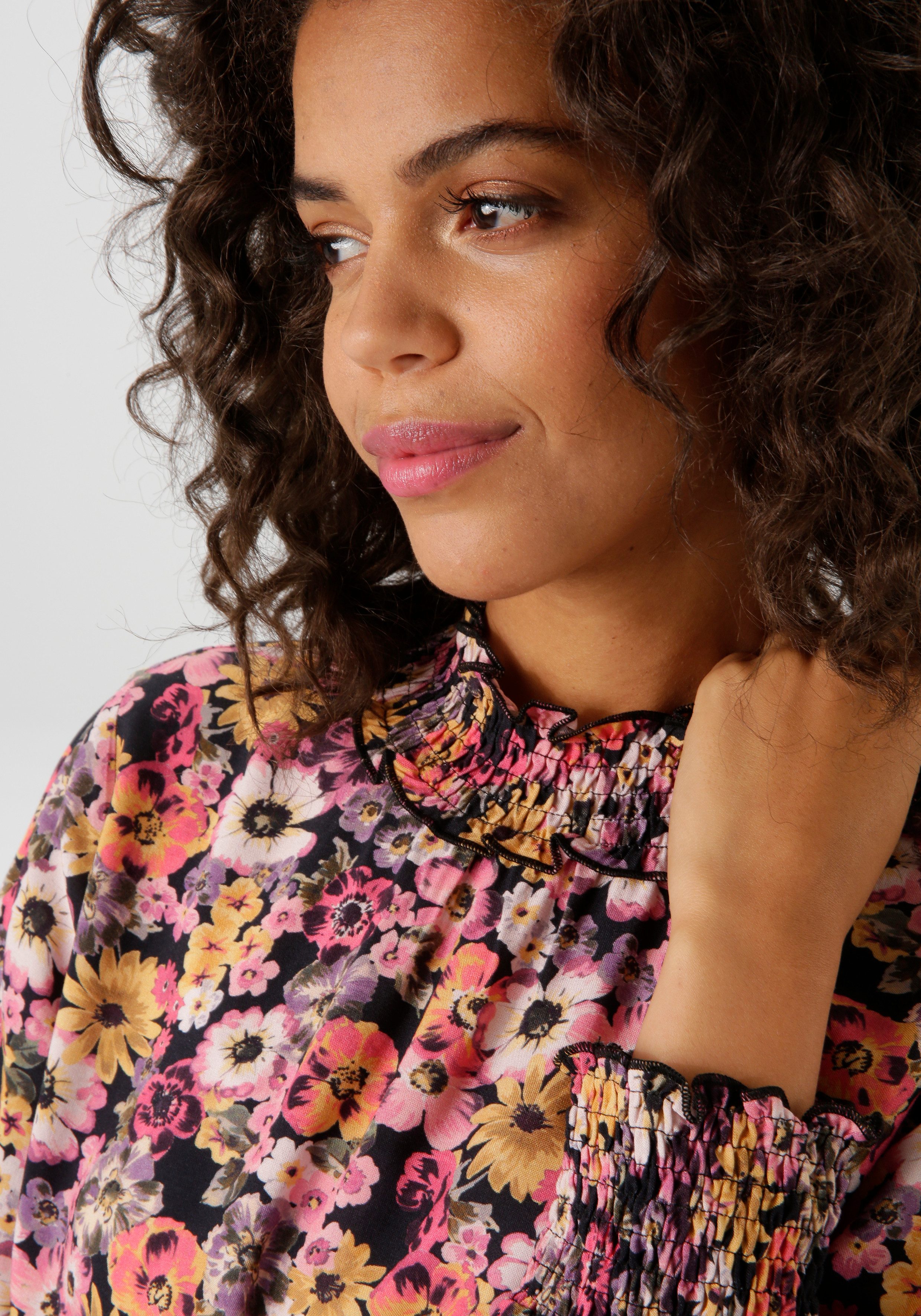 Aniston CASUAL Blouse zonder sluiting met romantische kleurrijke bloemen bedrukt nieuwe collectie