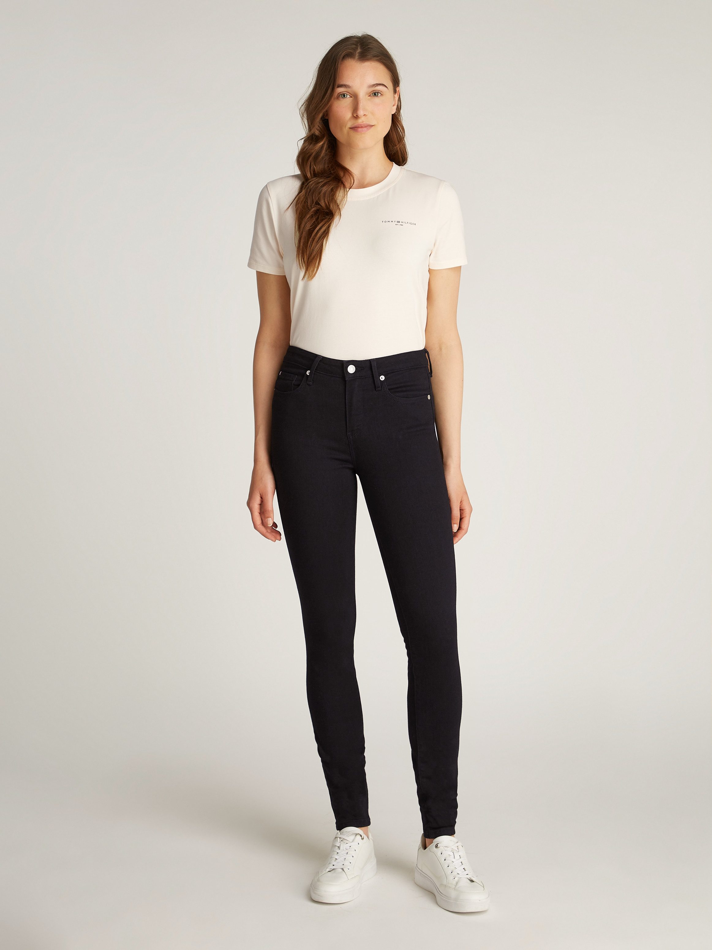 Tommy Hilfiger Skinny fit jeans COMO Skinny Regular Waist met logo-badge, in enkel-lengte