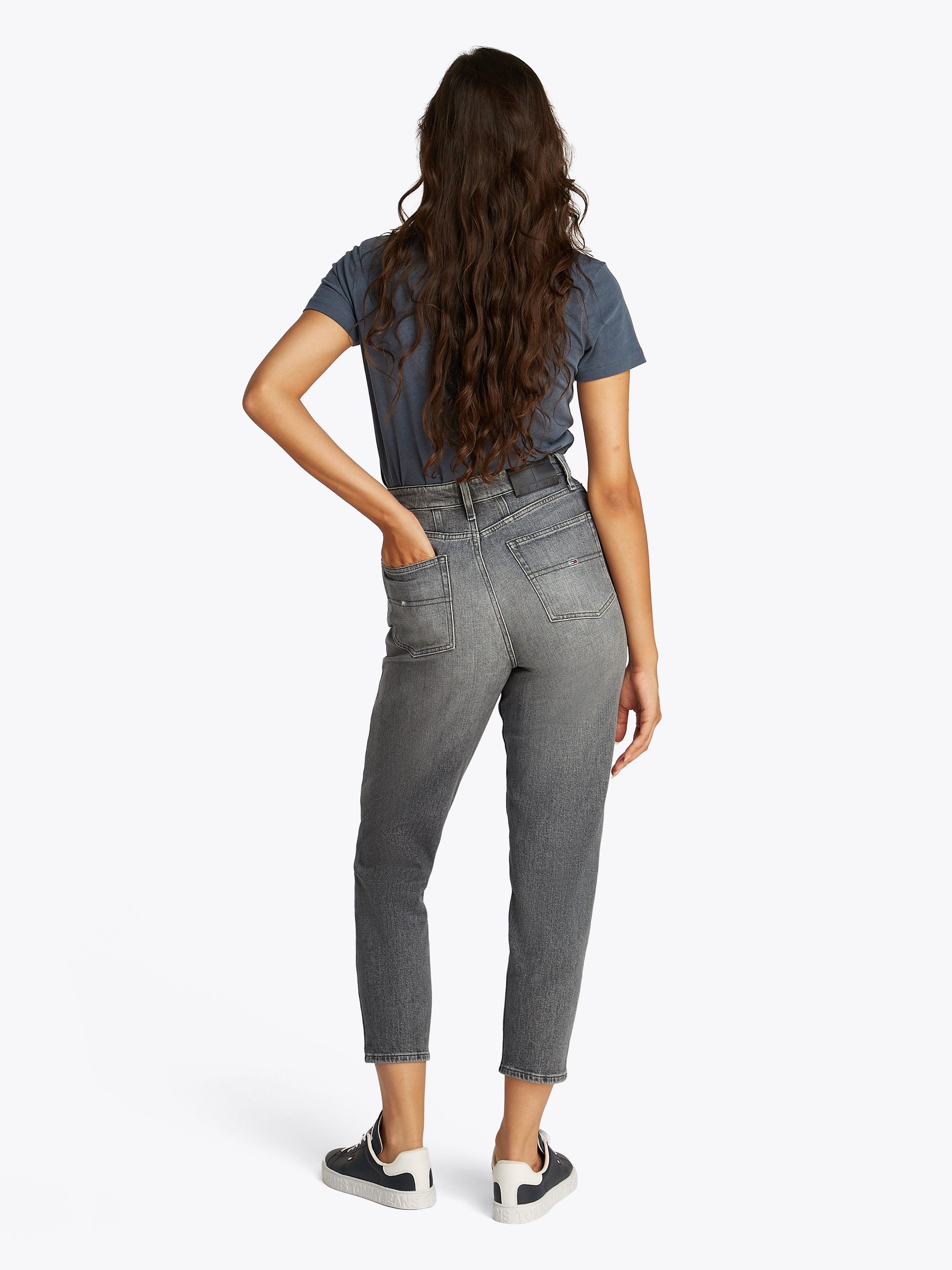 TOMMY JEANS Mom jeans High waist - Mom-Jeans Tapered met logo-borduurwerk, in enkelvrije lengte