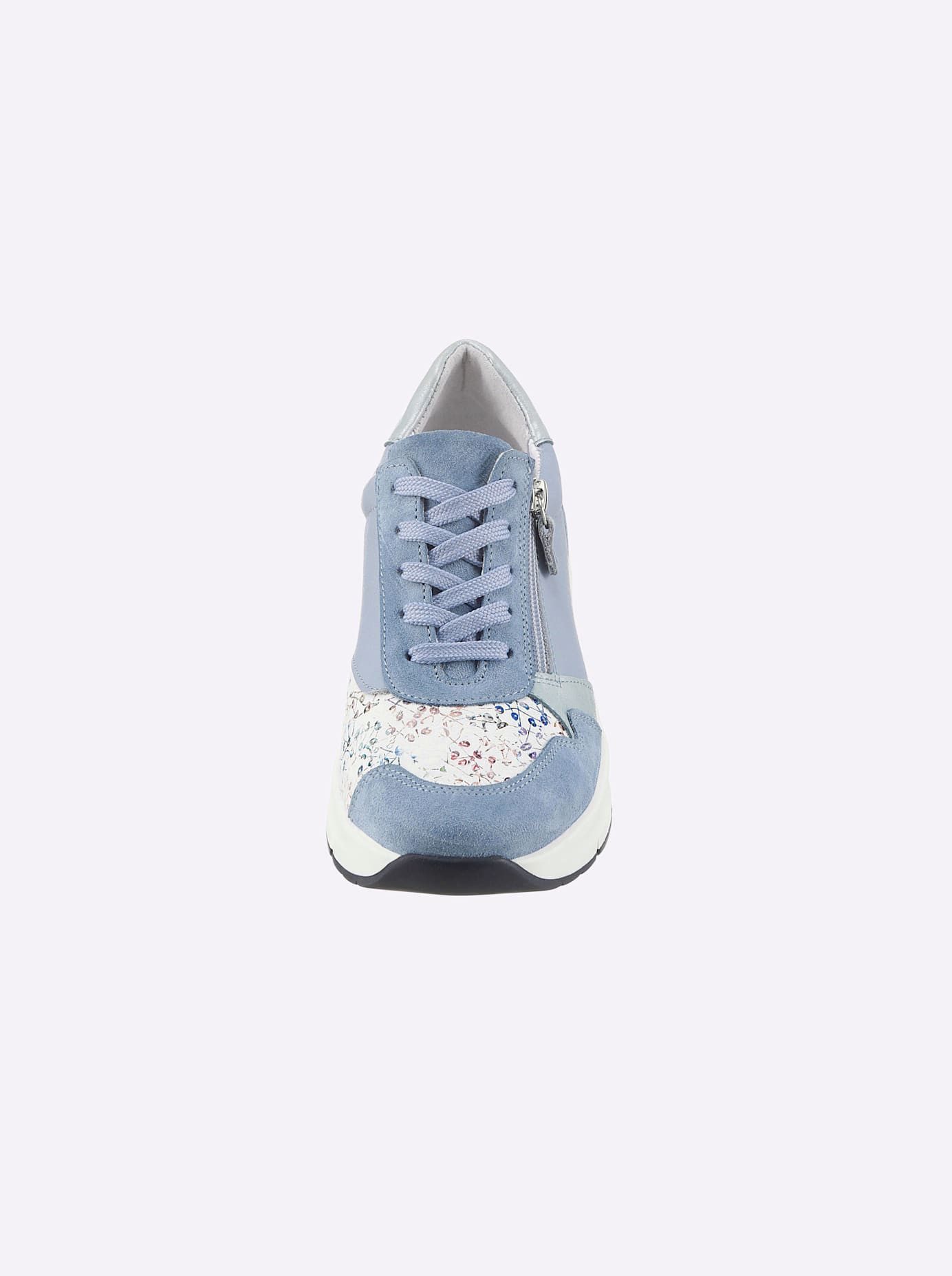 Casual Looks Sneakers
