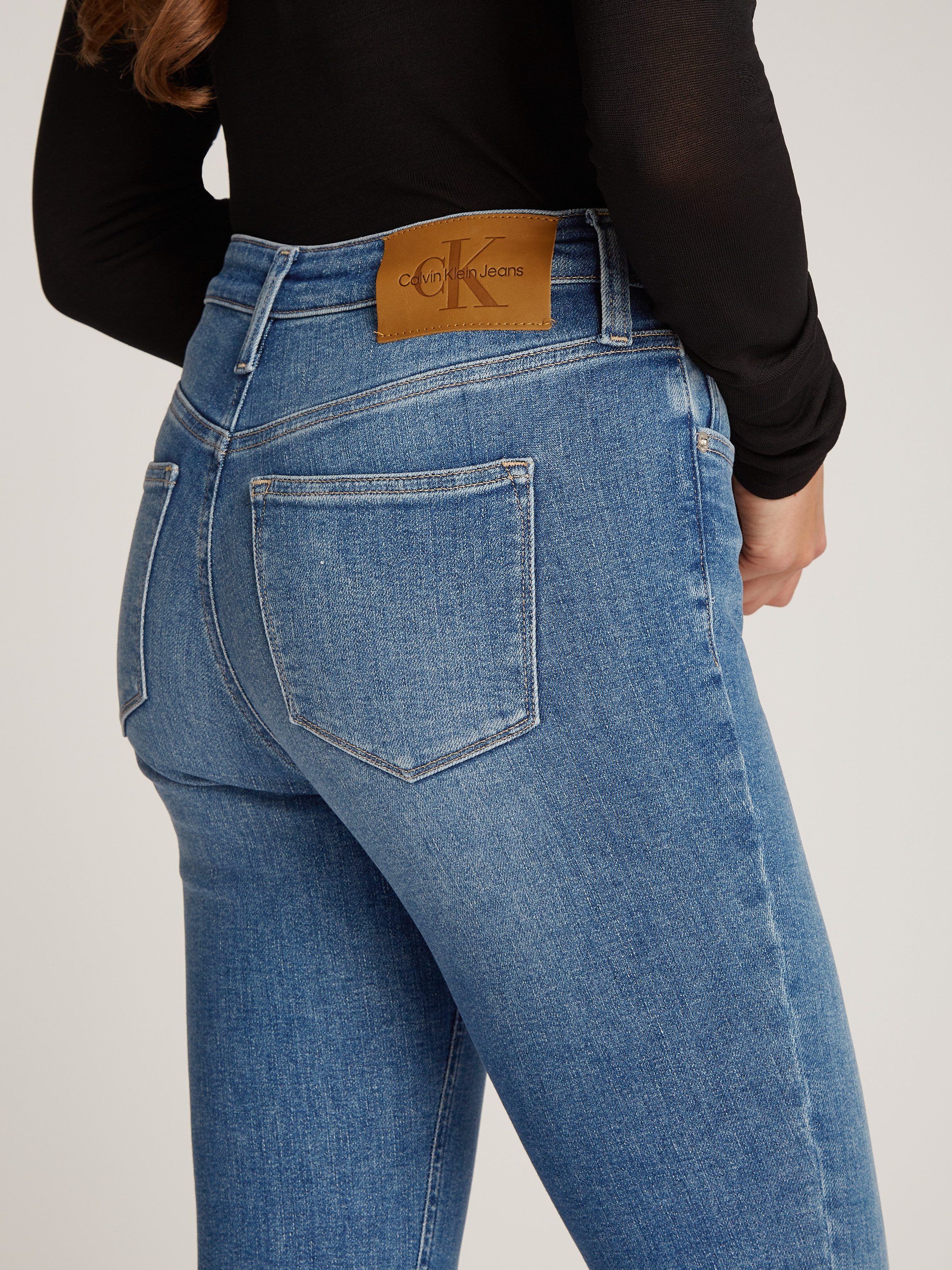 Calvin Klein Skinny fit jeans HIGH RISE SUPER SKINNY ANKLE met stone-wash look met muntzakje