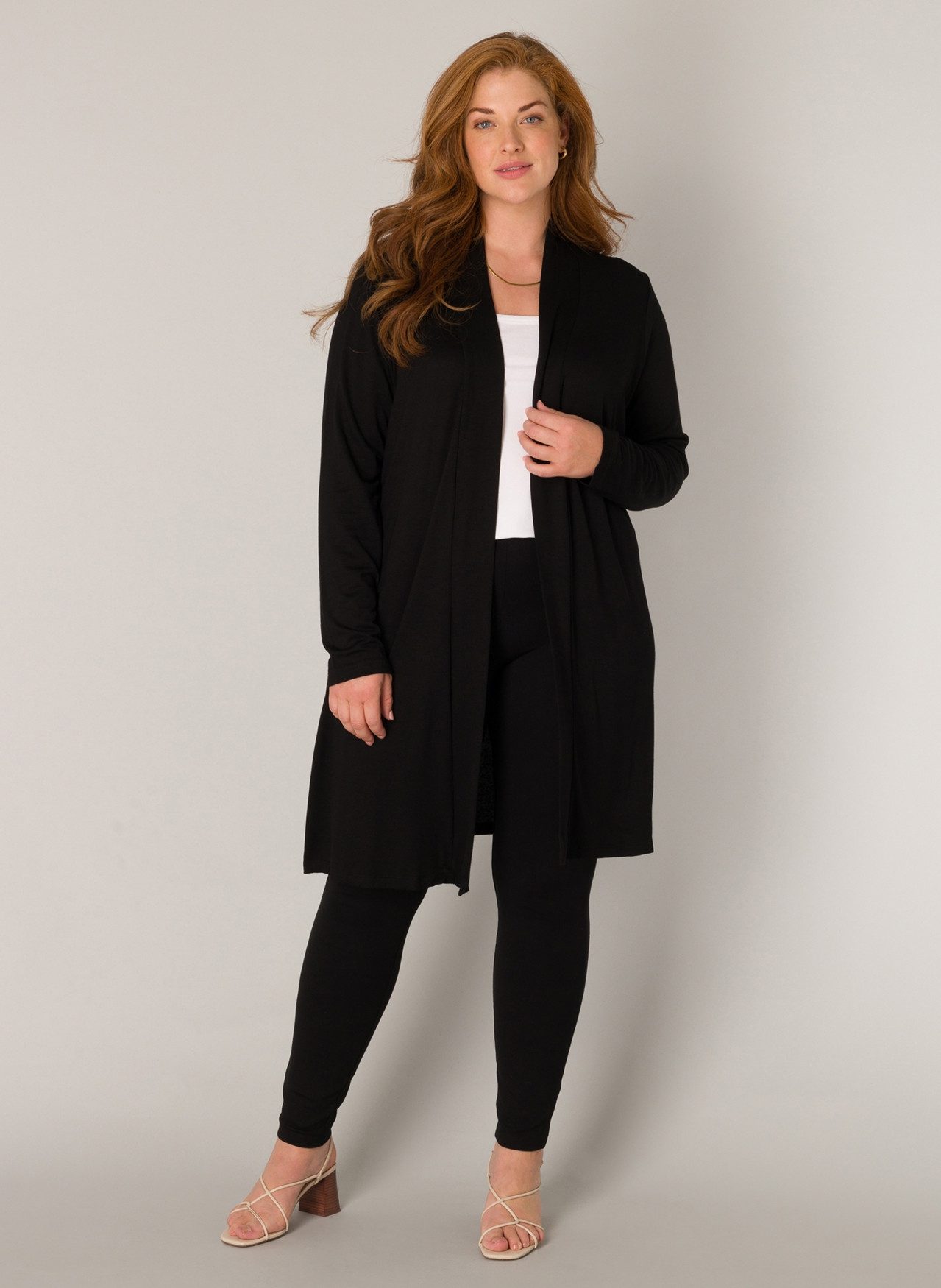 Base Level Curvy Lang vest Ayla Long Ruimvallende, zachte tricotkwaliteit