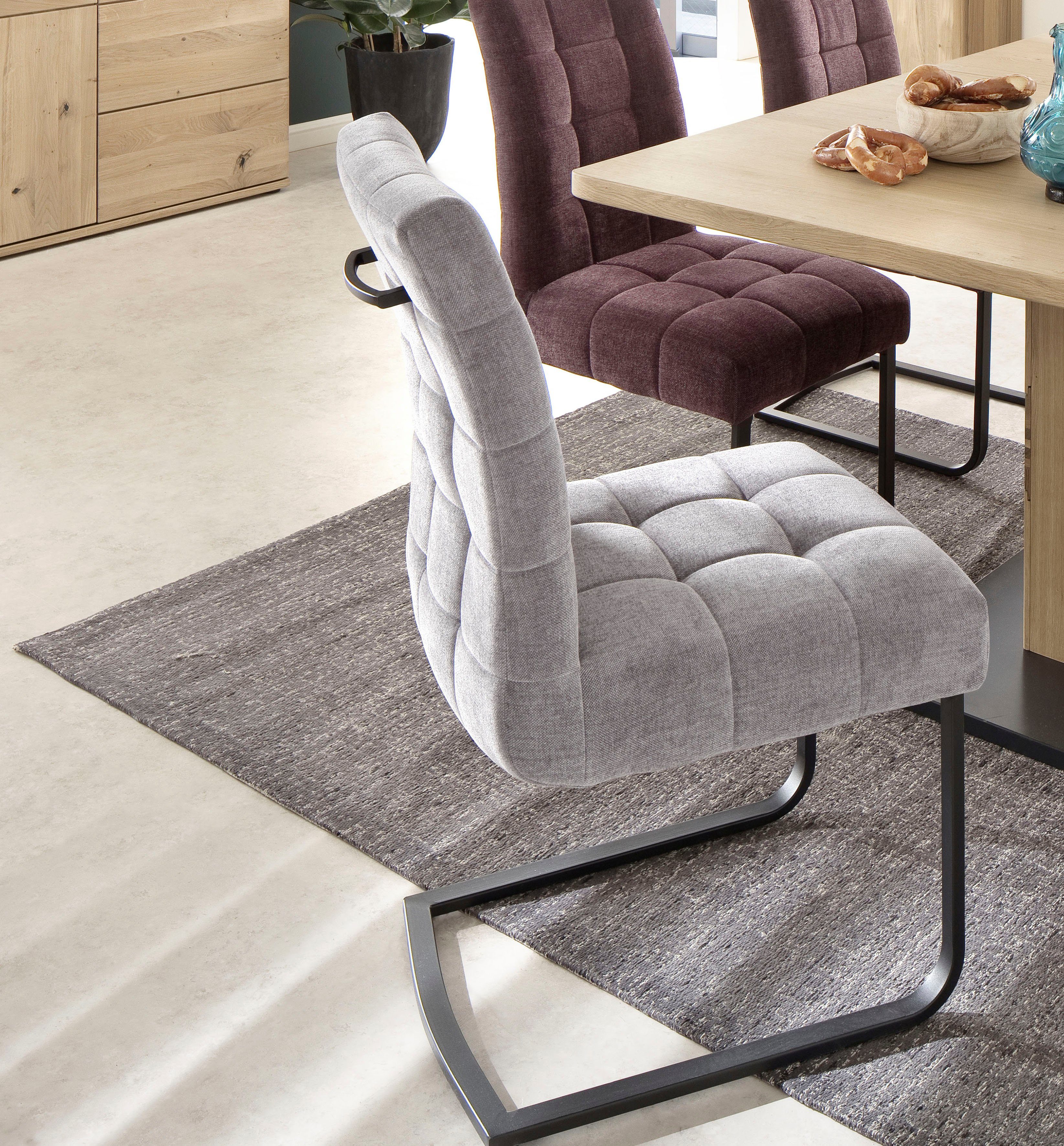 MCA furniture Vrijdragende stoel Salta (2-set), frame vlakke buis, zwart mat gelakt, aqua clean bekleding (2 stuks)