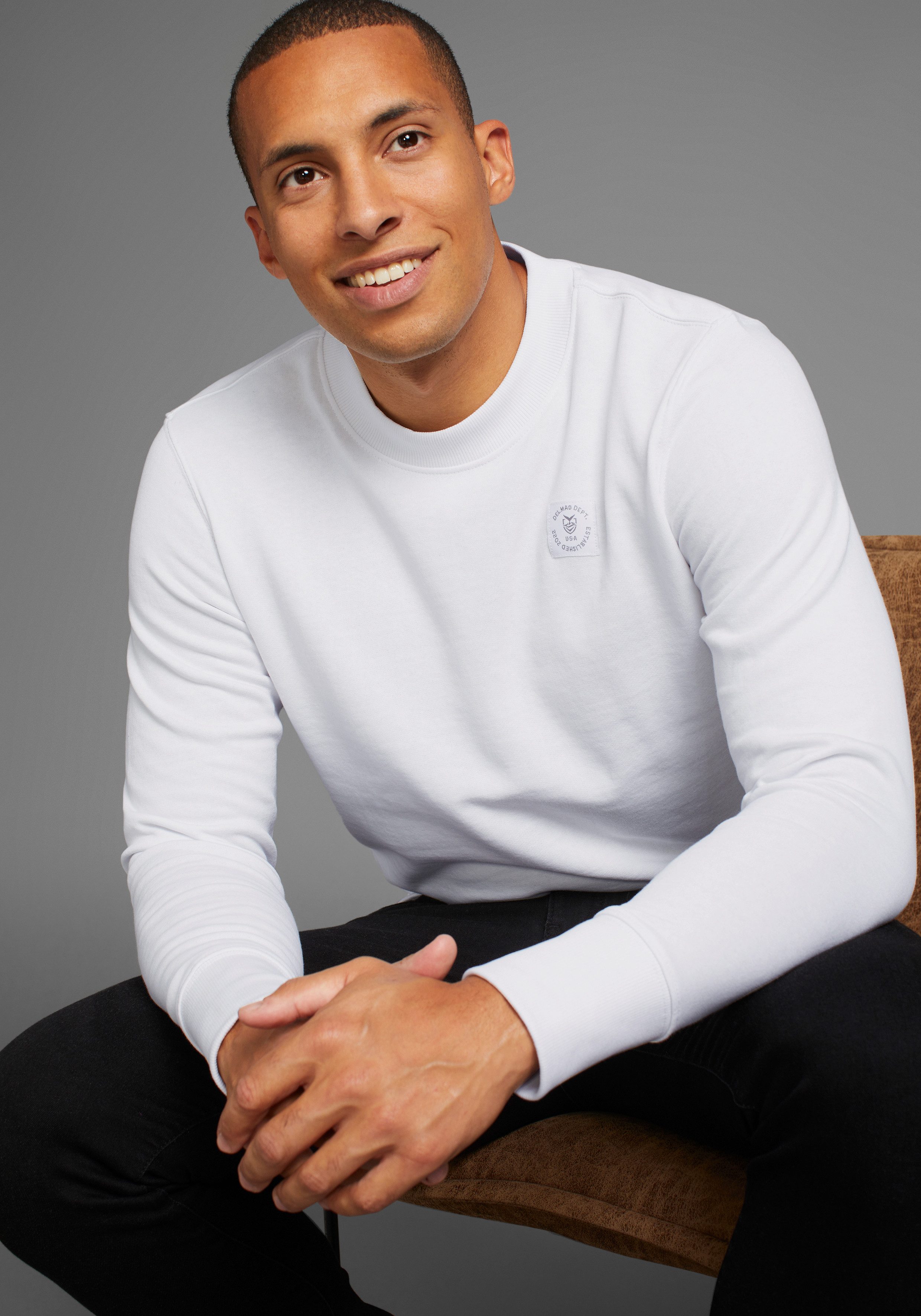 DELMAO Sweatshirt Langarm, regular fit, effen, basic-stijl