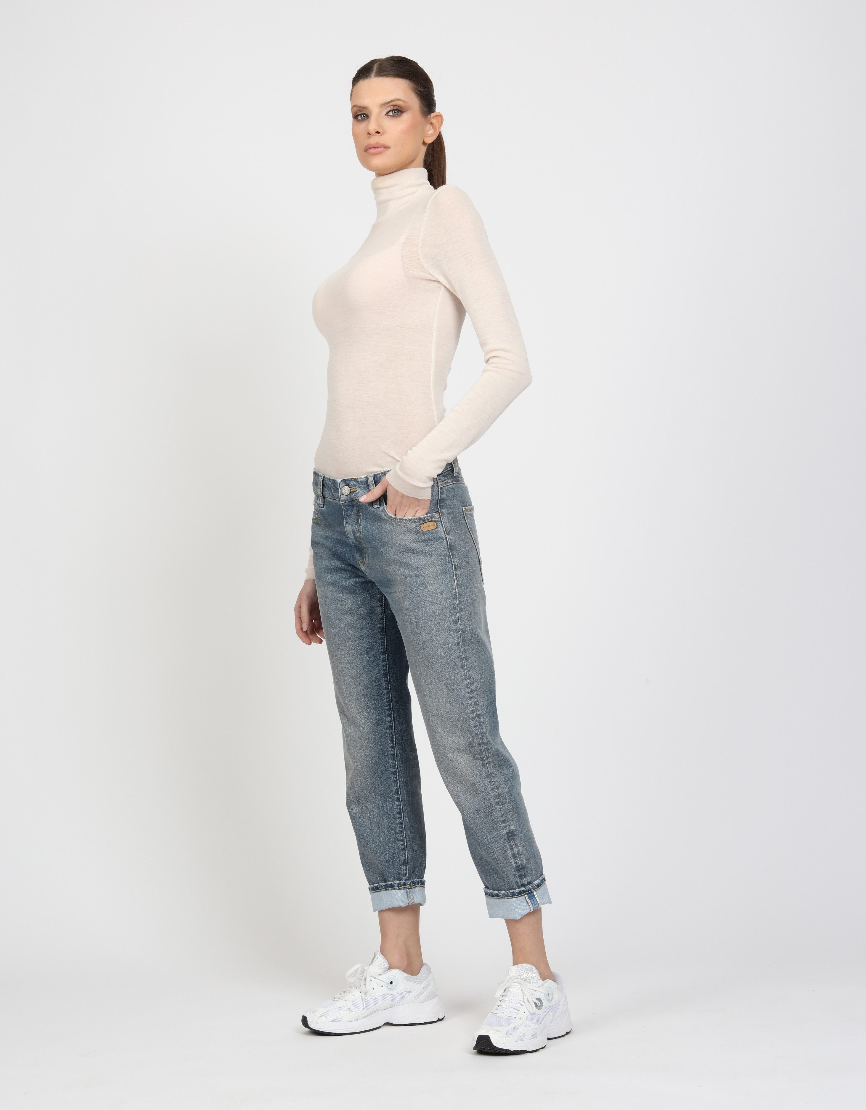 GANG Boyfriendjeans 94NADIA 5-pocketsstijl met ritssluiting en knoop