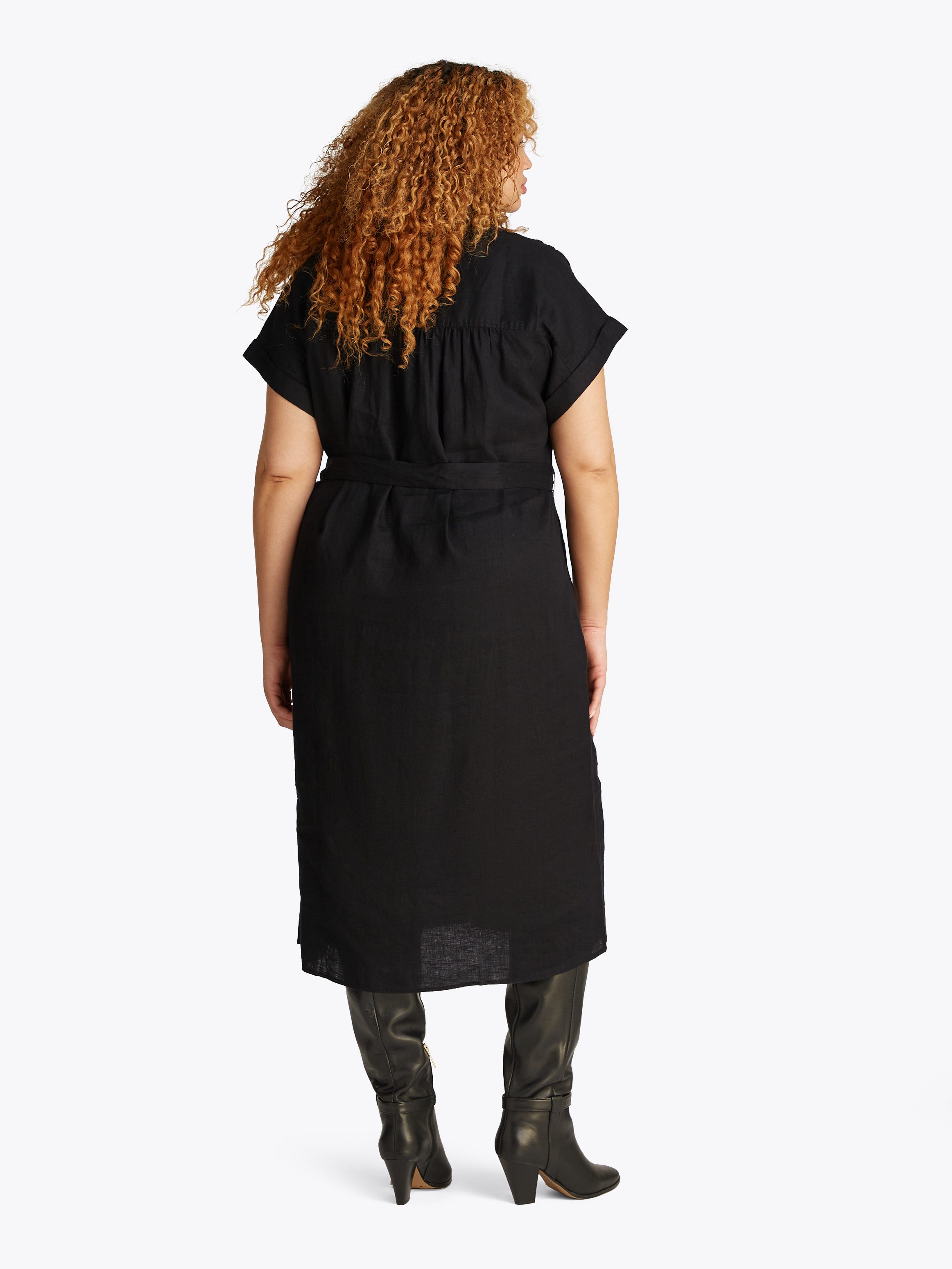 Tommy Hilfiger Curve Midi-jurk CRV ESS LI BELTED S/S MIDI DRESS in grote maten, met riem, logo borduurwerk