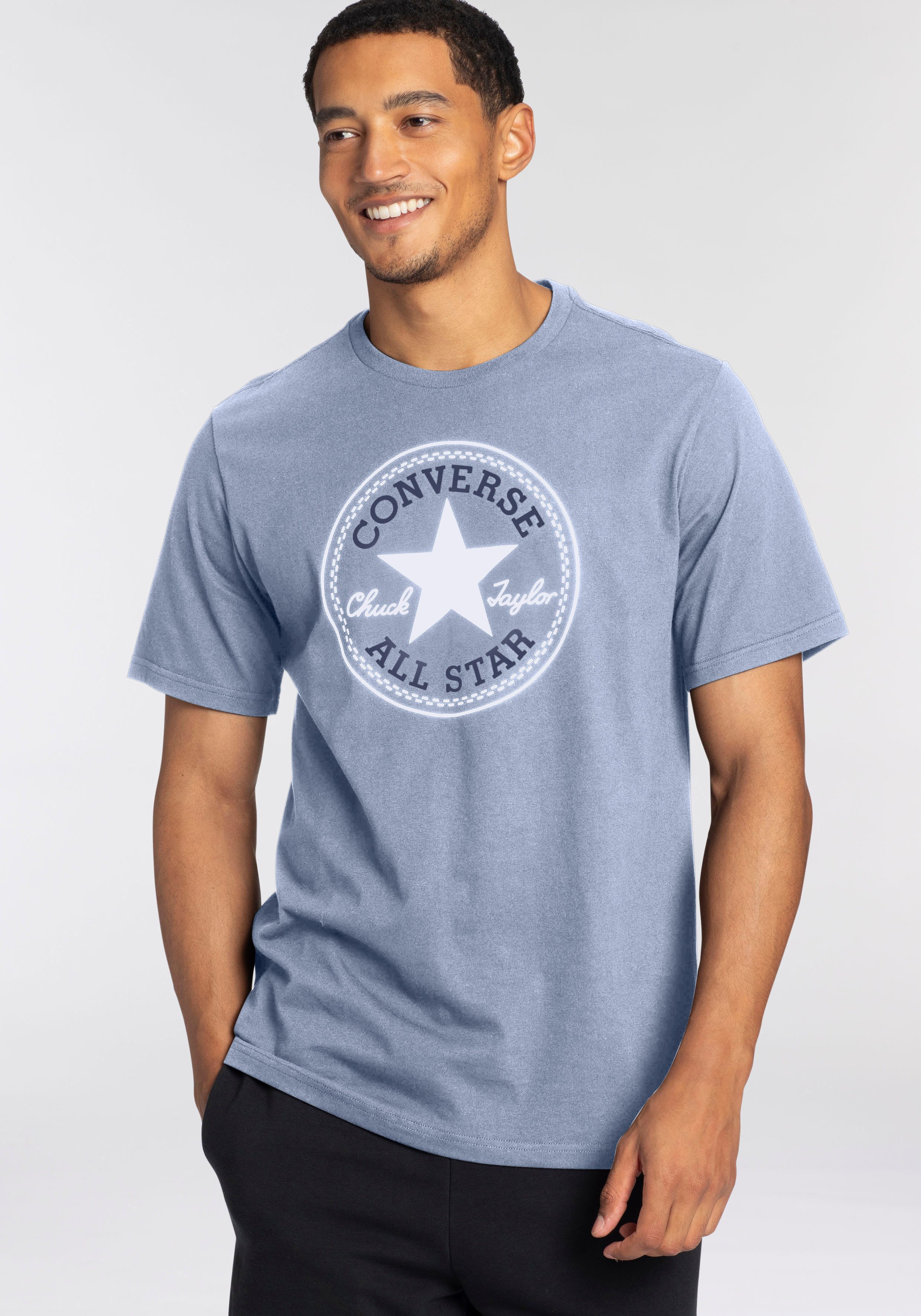Converse T-shirt UNISEX CONVERSE GO-TO ALL STAR PATCH LOGO STANDARD FIT T-SHIRT (1-delig)