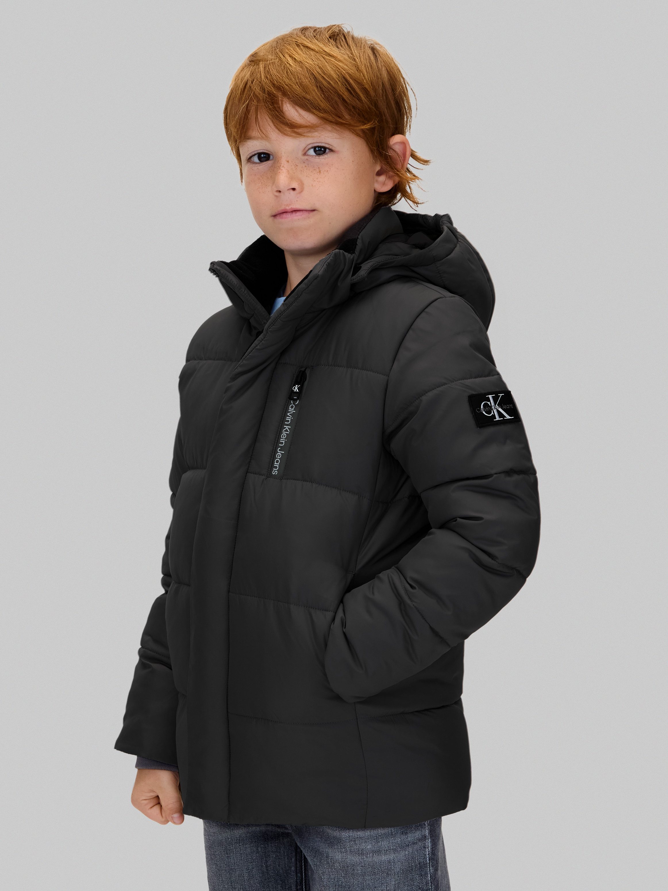 Calvin Klein Winterjack ESSENTIAL PUFFER JACKET voor kinderen tot 16 jaar en calvin klein merklabel