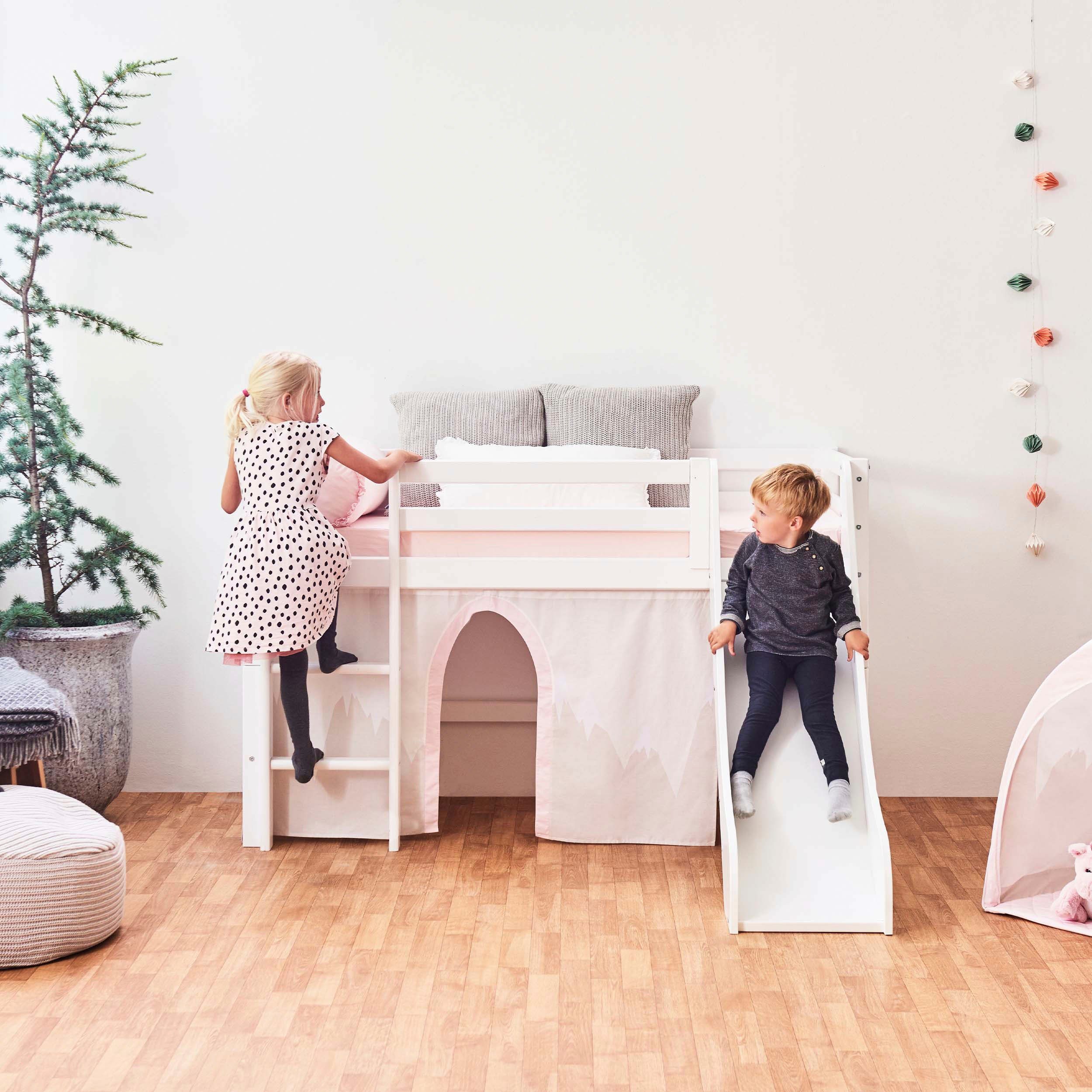 Hoppekids Hoogslaper "Winter Wonderland" 70x160 met glijbaan, gordijn & matras (set)