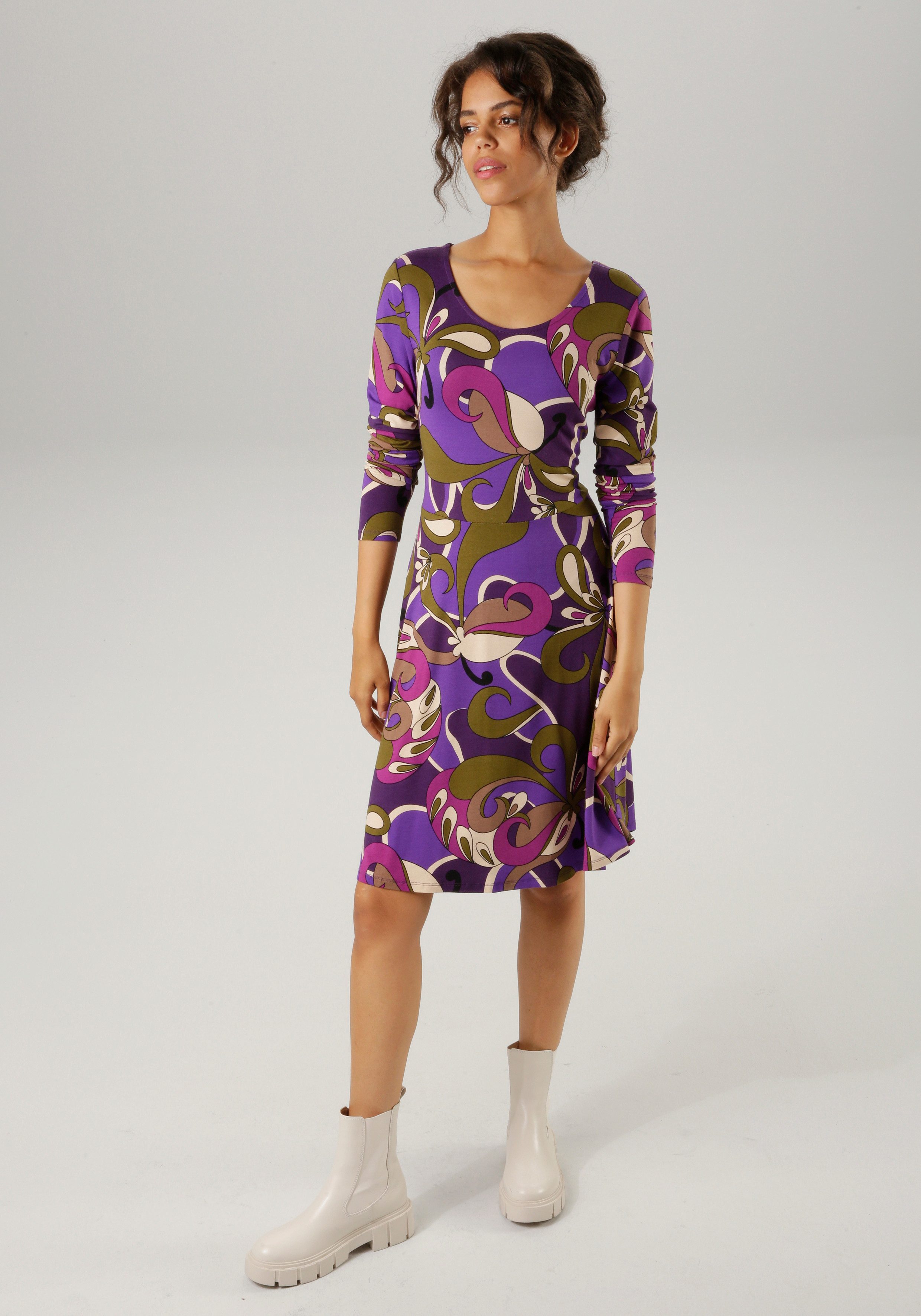 Aniston CASUAL Jerseyjurk met extravagante, grafische print