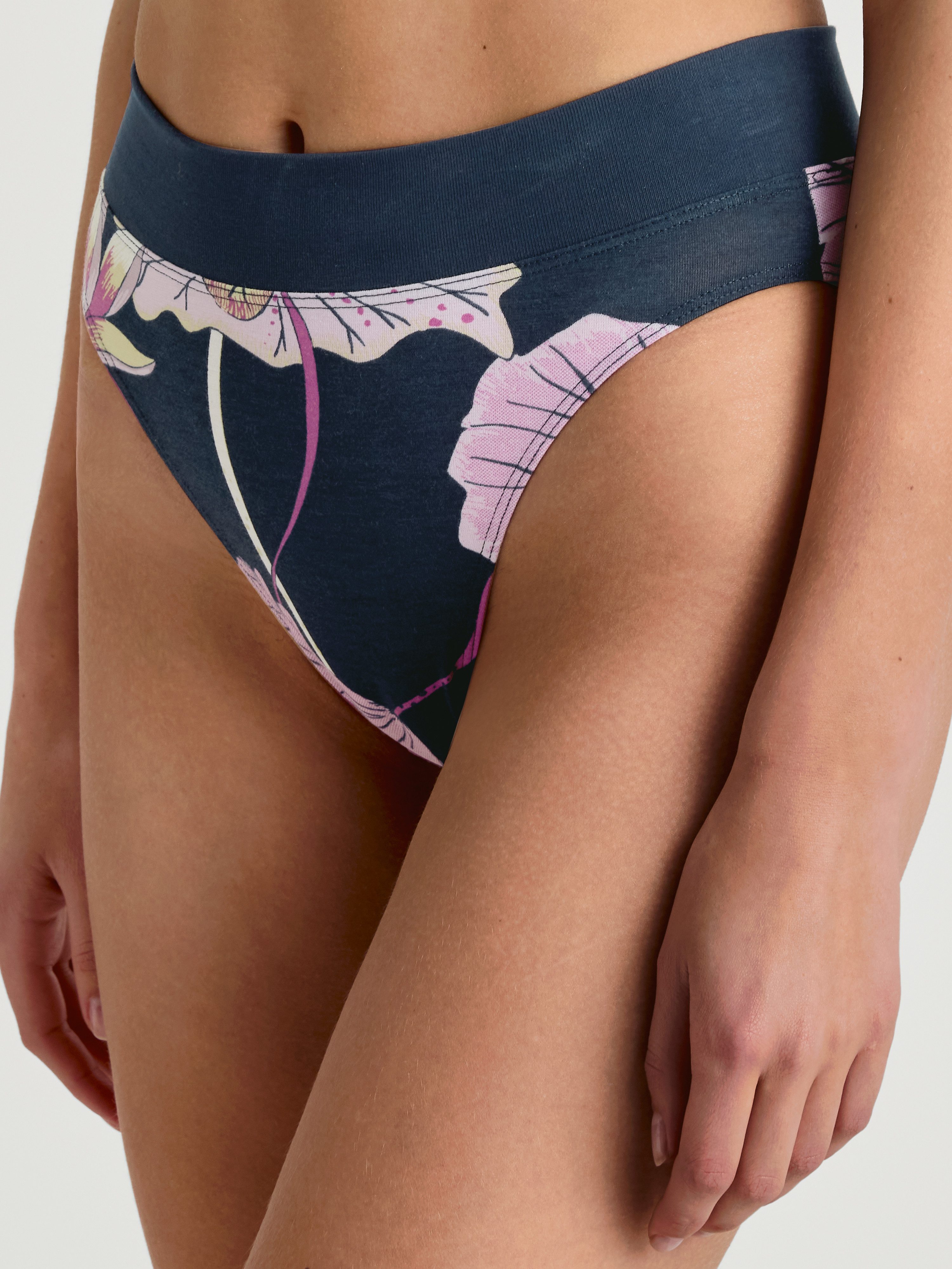 CALIDA High-waist-slip Elastic Trend met brede zachte band voor maximaal draagcomfort