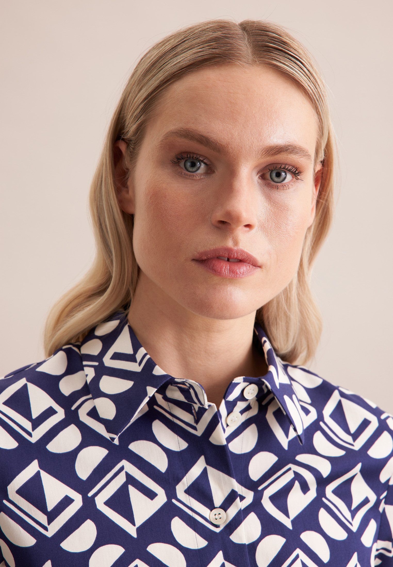 seidensticker Overhemdblouse Zwarte roos Lange mouwen kraag geometrische motieven