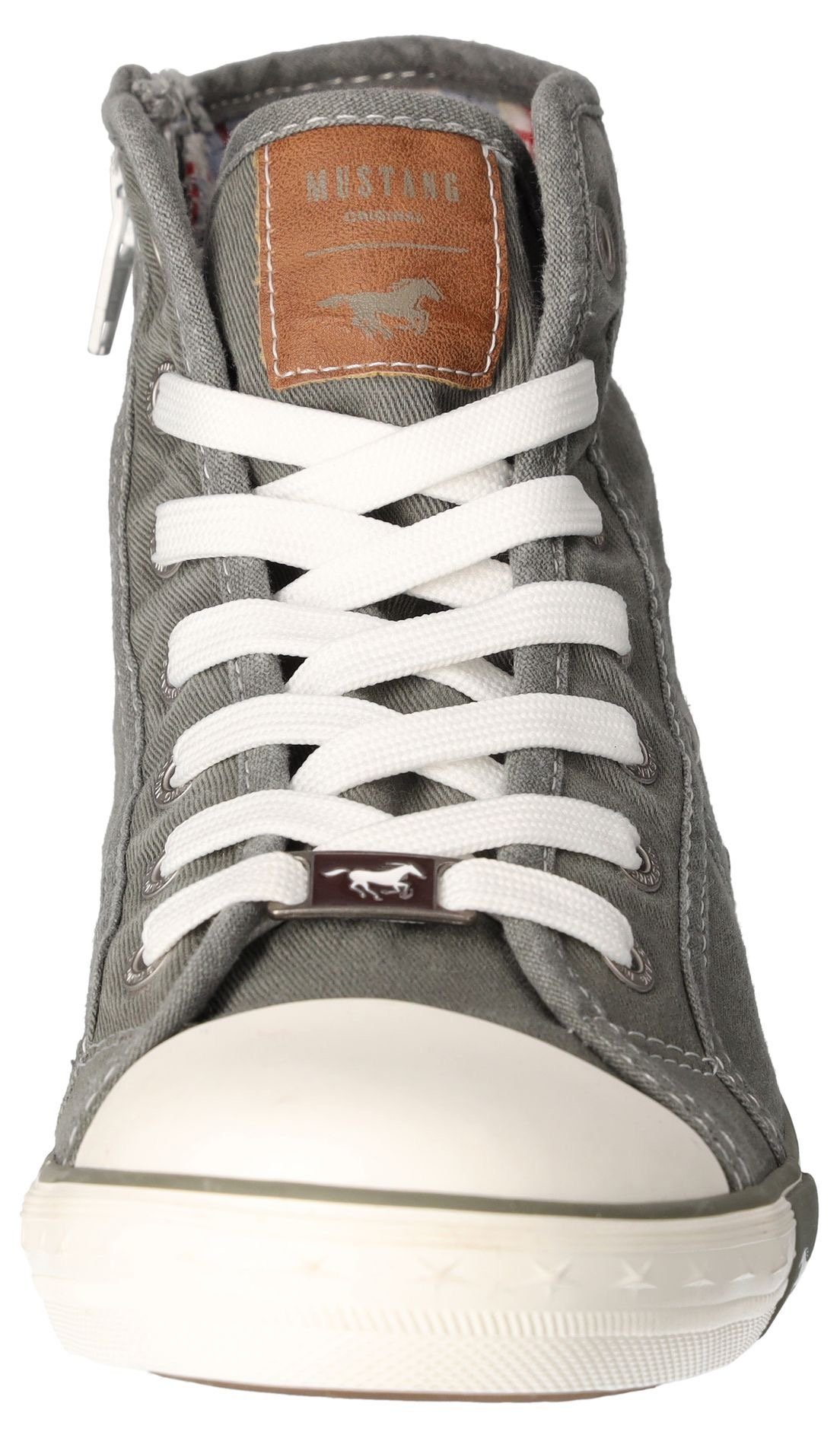Mustang Shoes Sneakers high top-sneaker, veterschoen met label in de loopzool