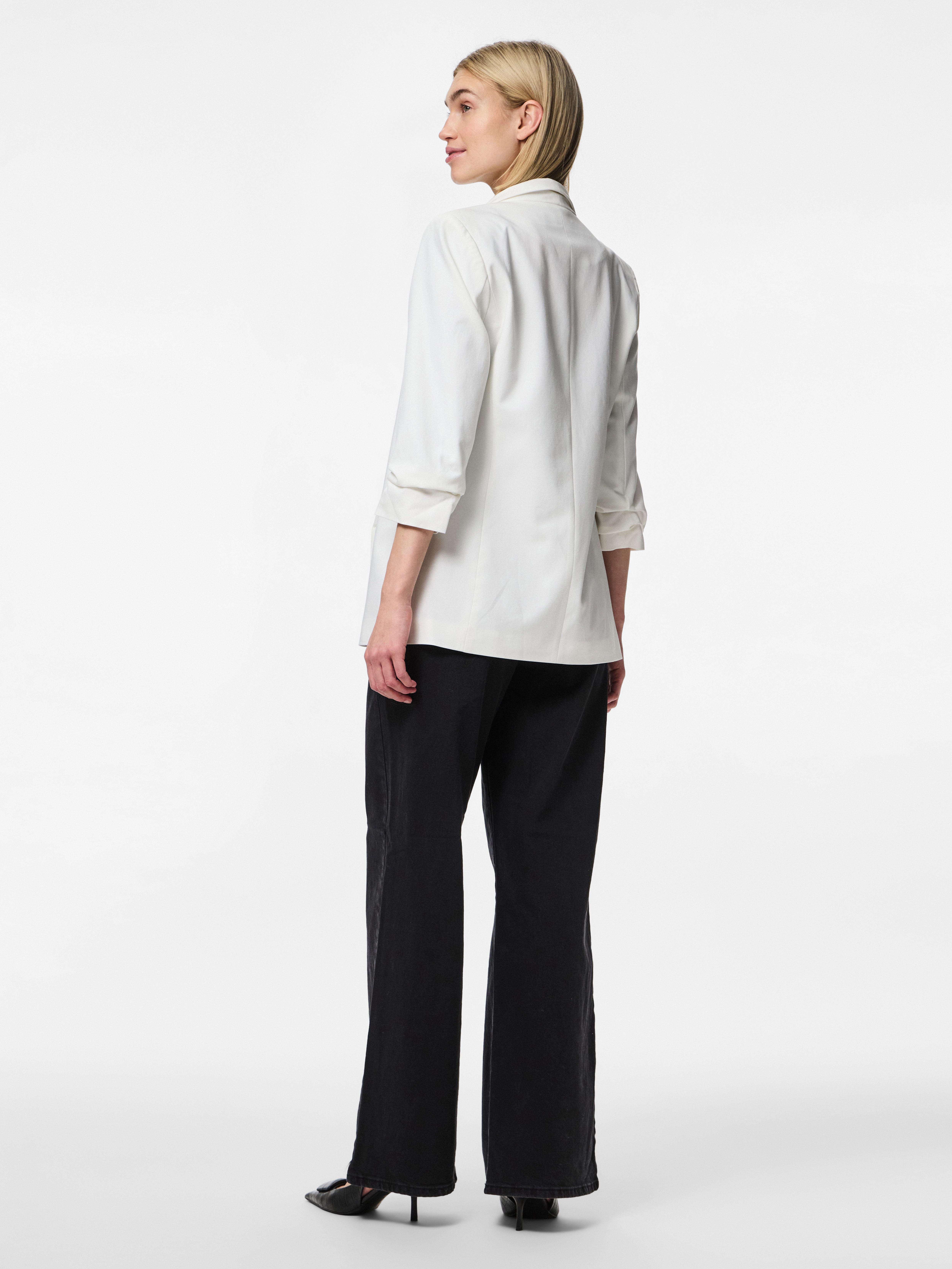 pieces Blouseblazer PCBOSELLA 3/4 BLAZER NOOS met plooidetail op de mouw