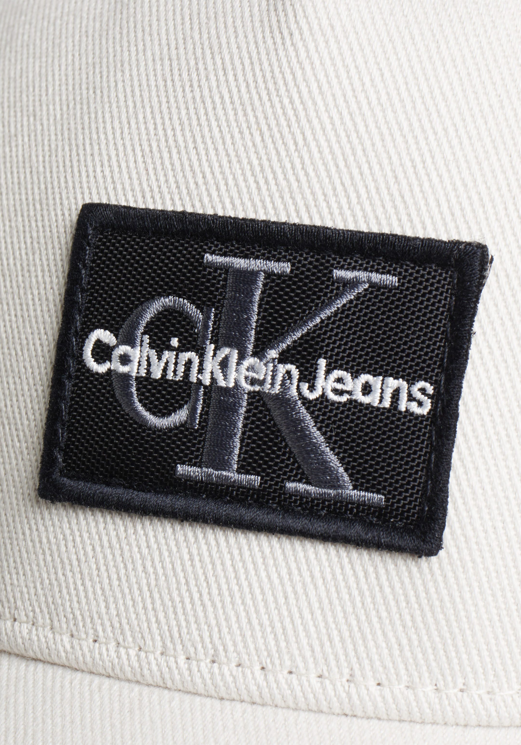 Calvin Klein Truckerpet MONO LOGO PATCH TRUCKER HAT