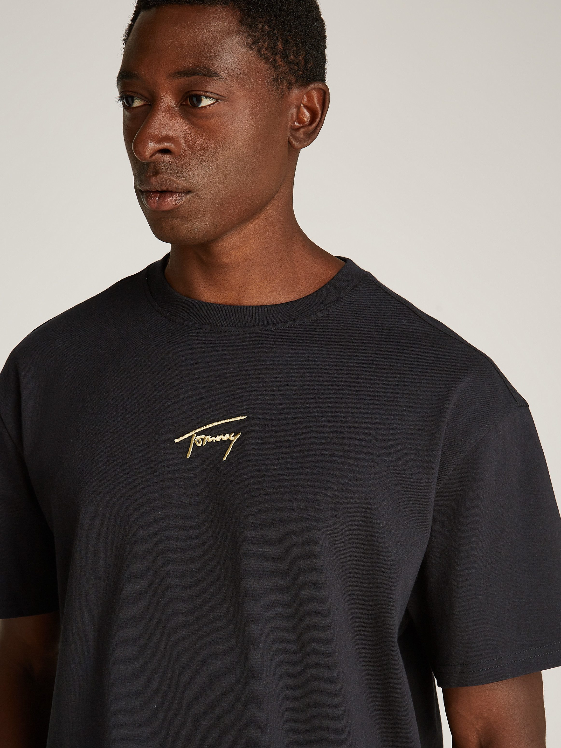 TOMMY JEANS T-shirt TJM REG GOLD SIGNATURE TEE EXT