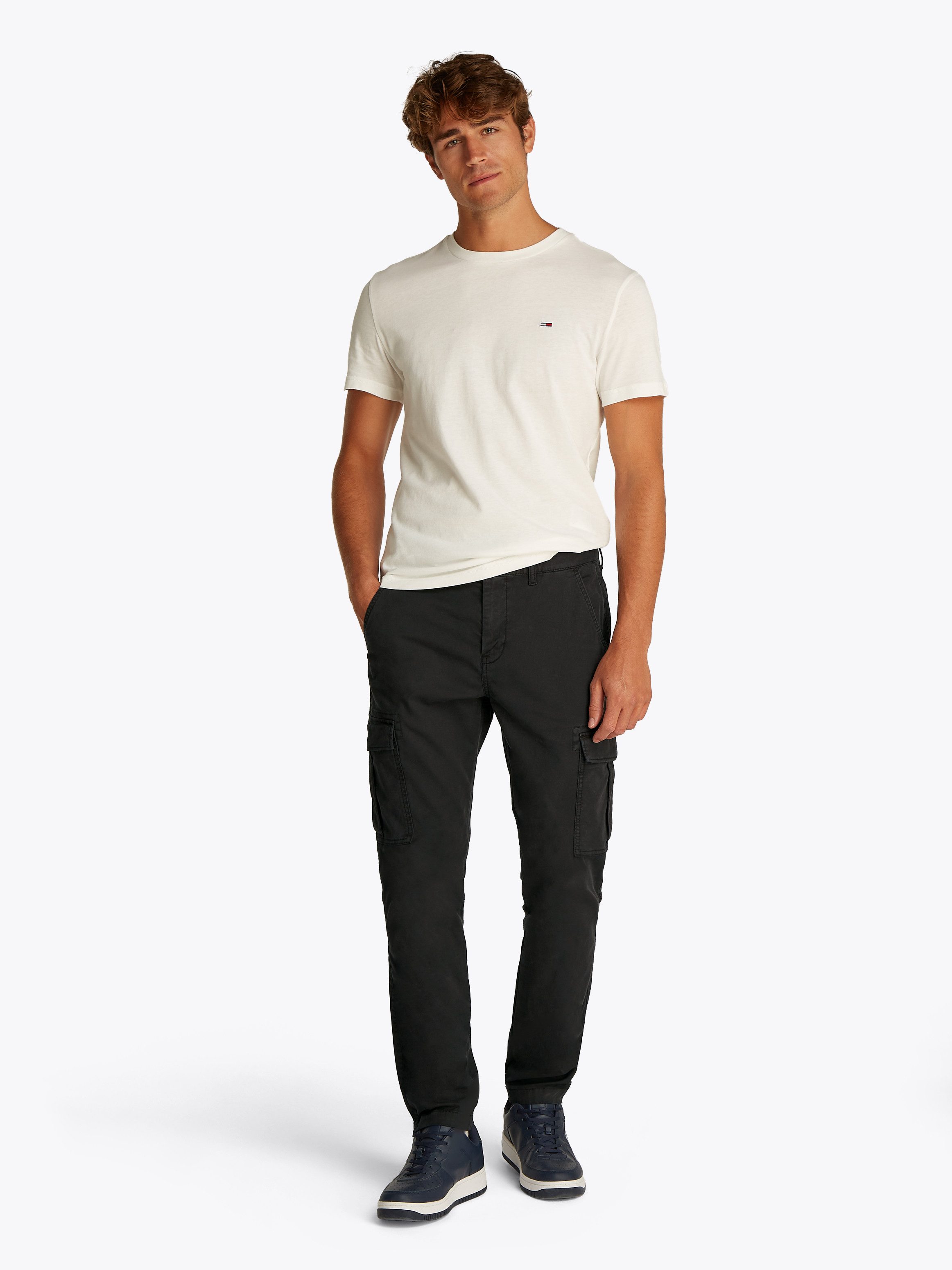 TOMMY JEANS Cargobroek TJM AUSTIN CARGO met geborduurd logo