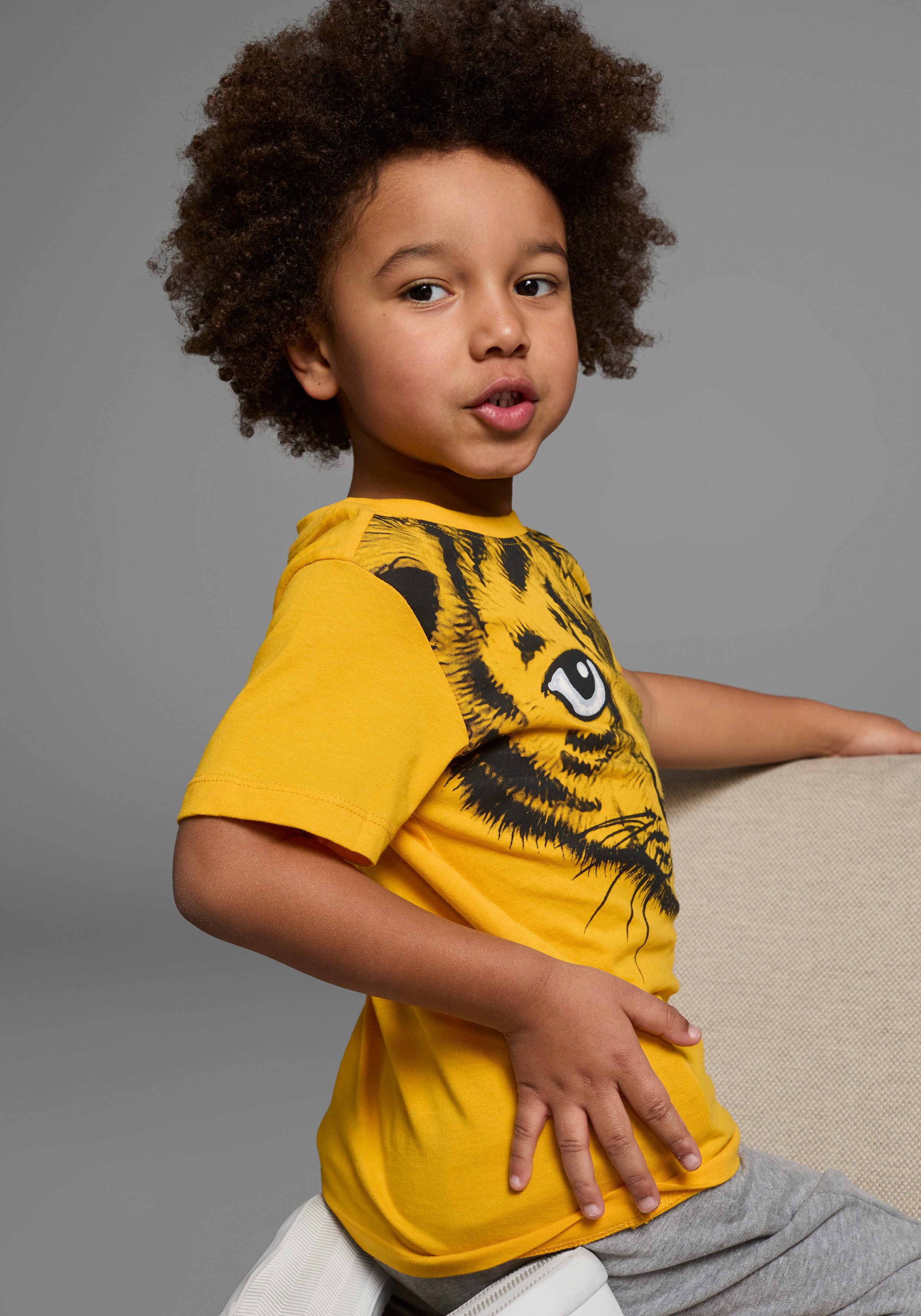 KIDSWORLD T-shirt Met geweldige print: LITTLE TIGER Korte mouwen, basic pasvorm, met vrolijke print, ronde hals