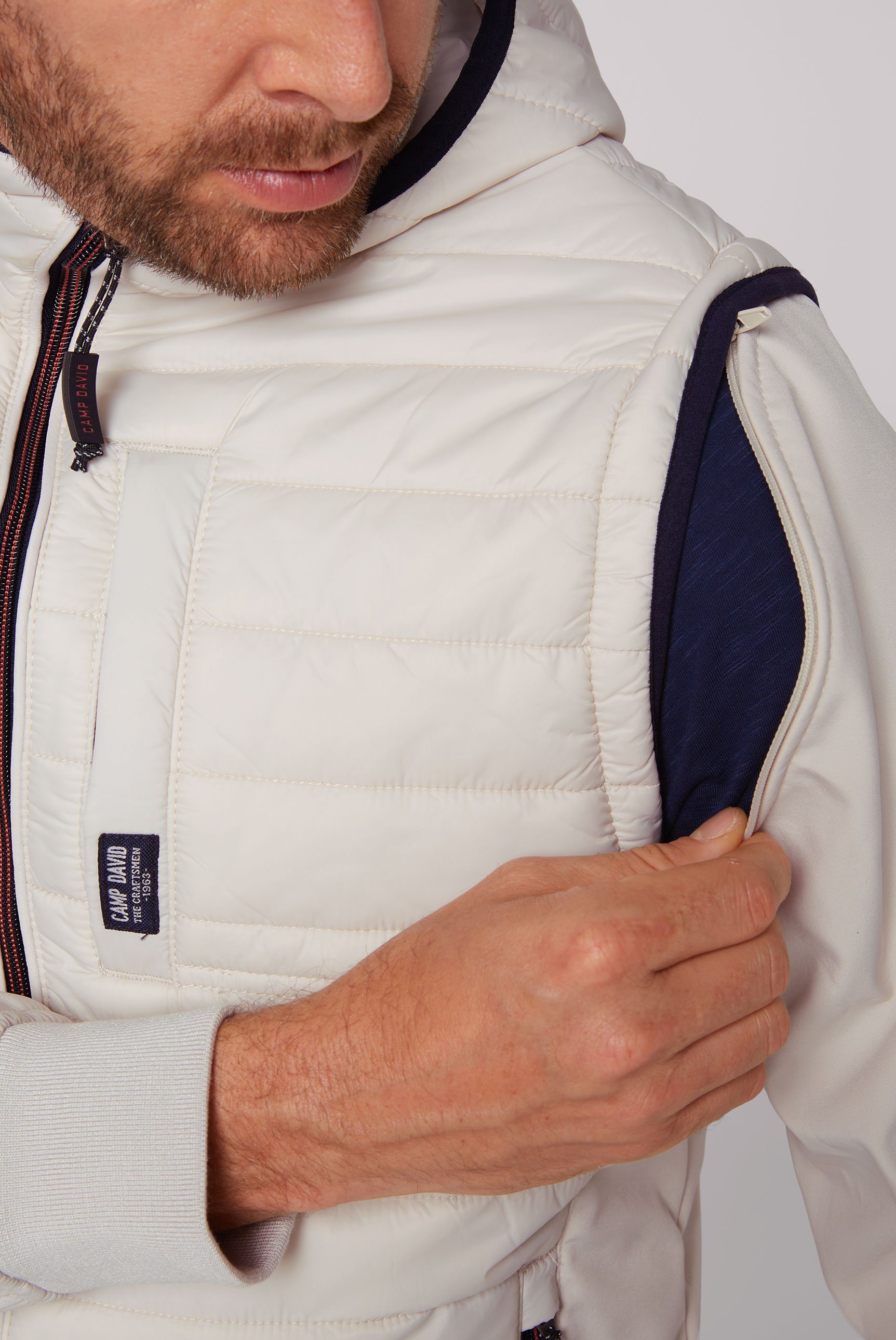 CAMP DAVID Softshell-jack met label-applicaties aan beide zijden