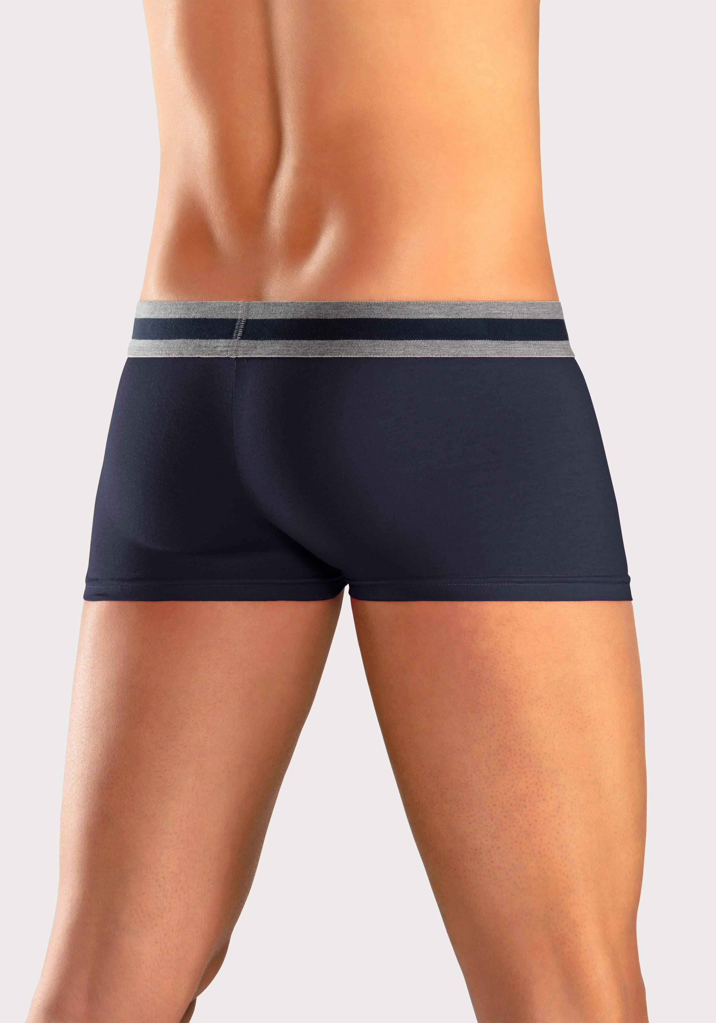 Bench. Hipster strak zittende boxershorts van katoenmix (set, 4 stuks)