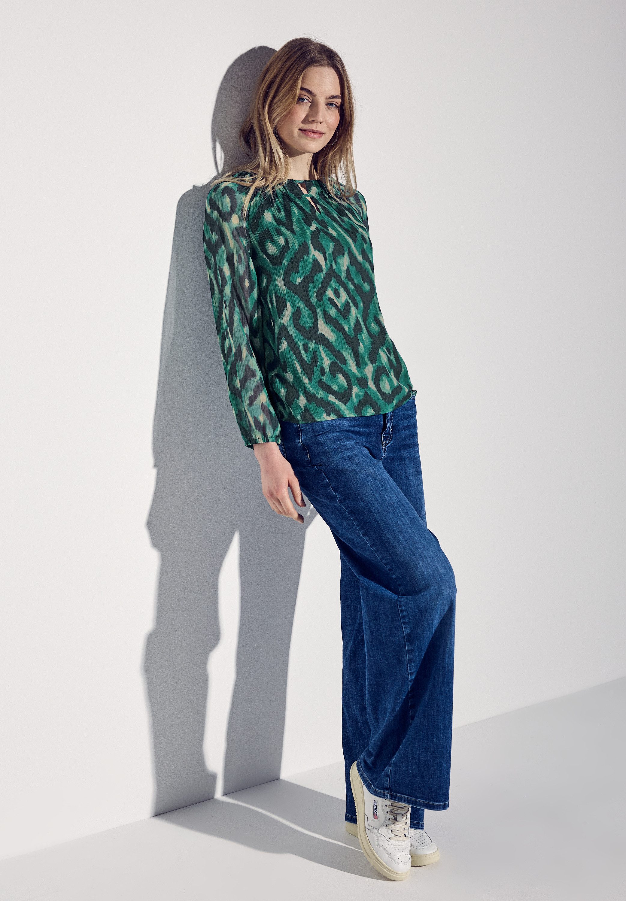 STREET ONE Chiffon blouse met grafisch patroon en plooien aan de kraag