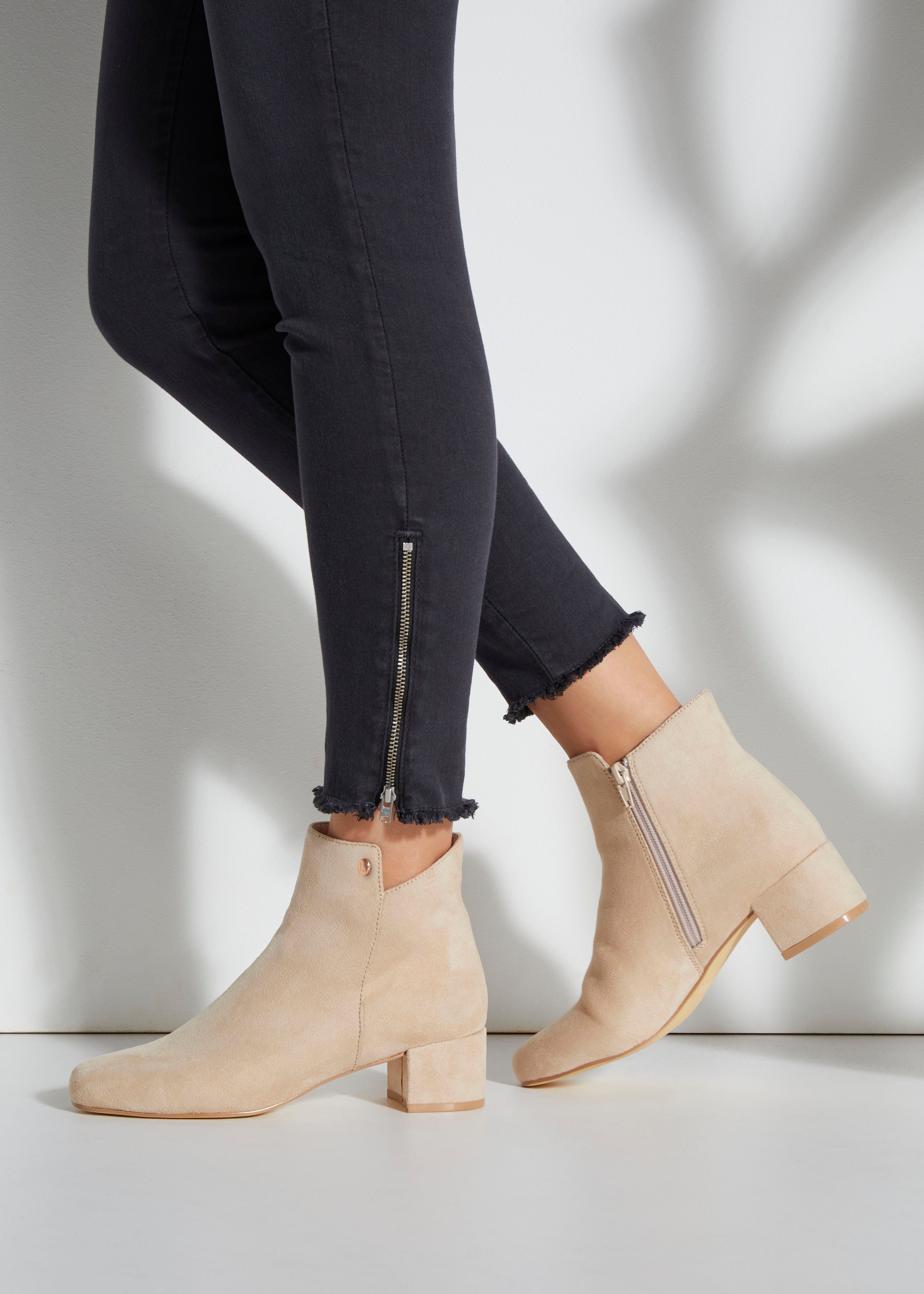 Lascana Laarsjes met comfortabele blokhak, enkellaarsjes, laarzen vegan