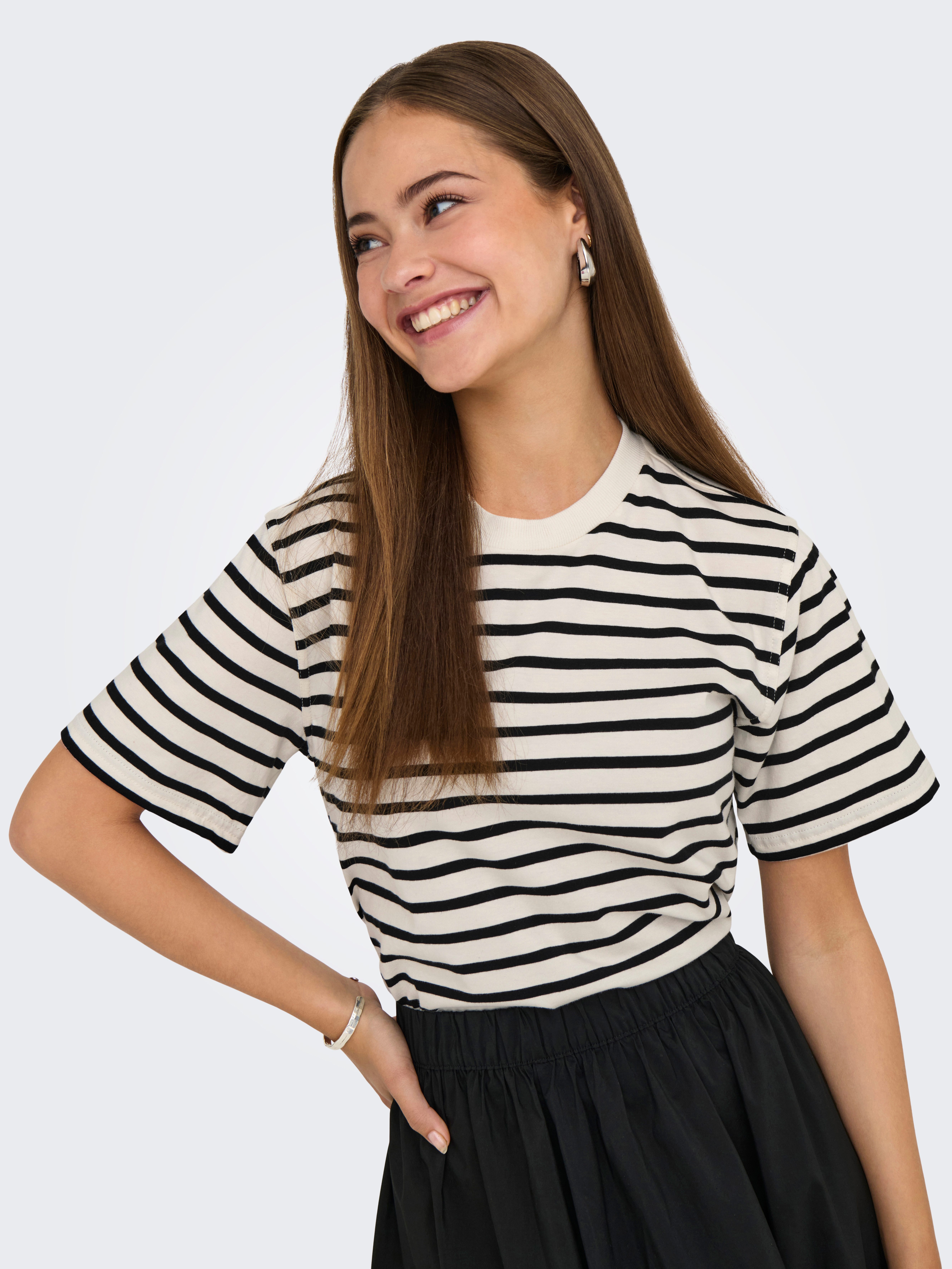 Only Shirt met korte mouwen ONLLIVINA S/S STRIPE TEE JRS NOOS