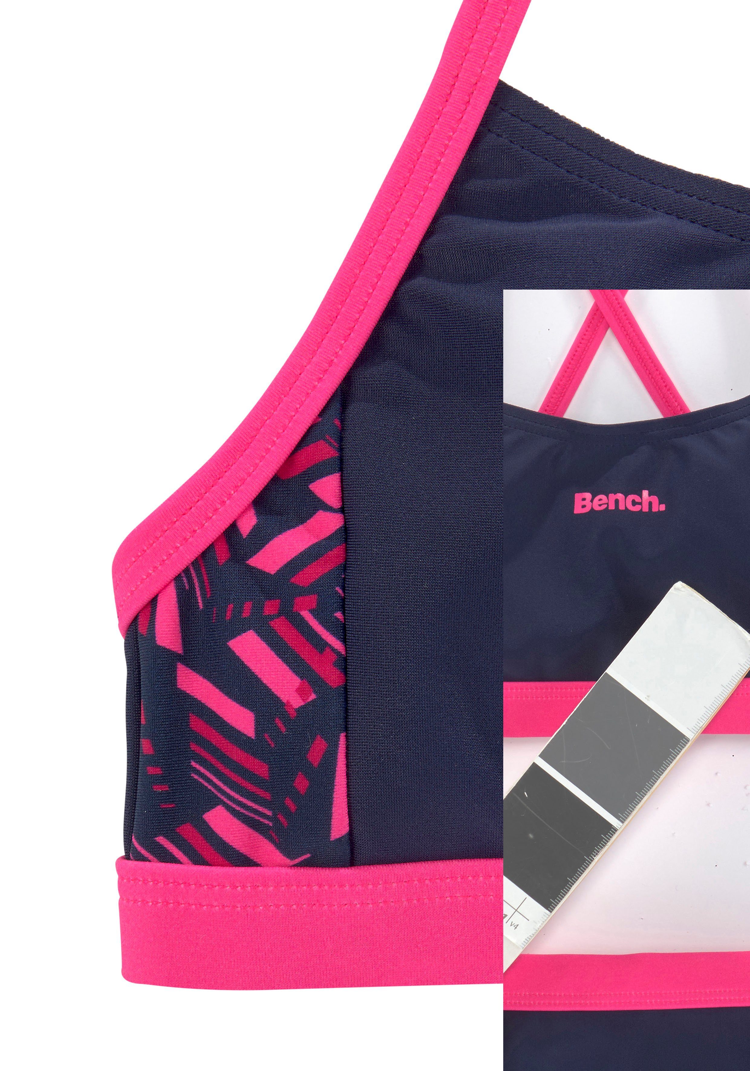 Bench. Bustierbikini met geometrische gedessineerde inzetten