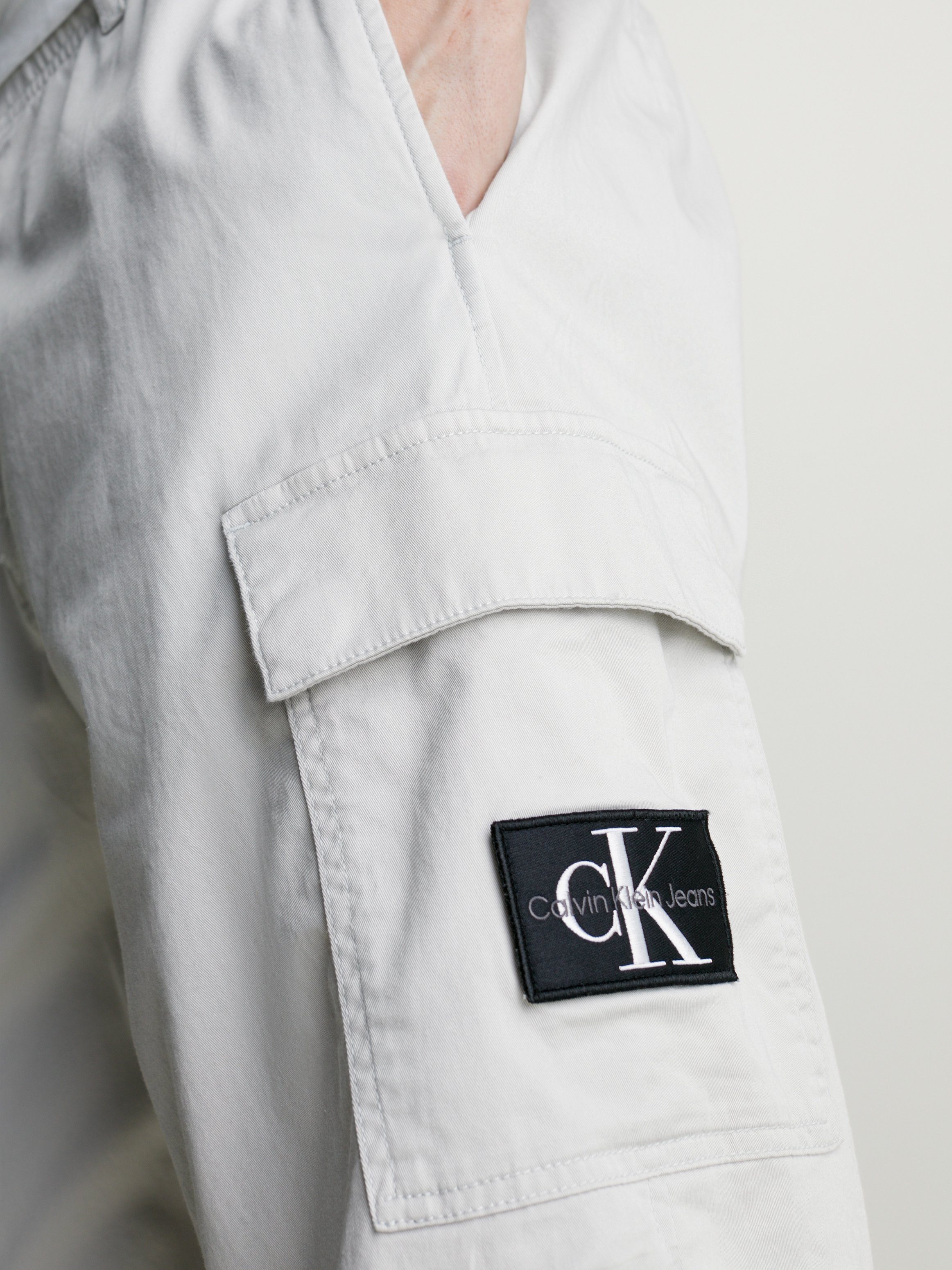 Calvin Klein Cargobroek STRAIGHT CARGO PANT met -logobadge
