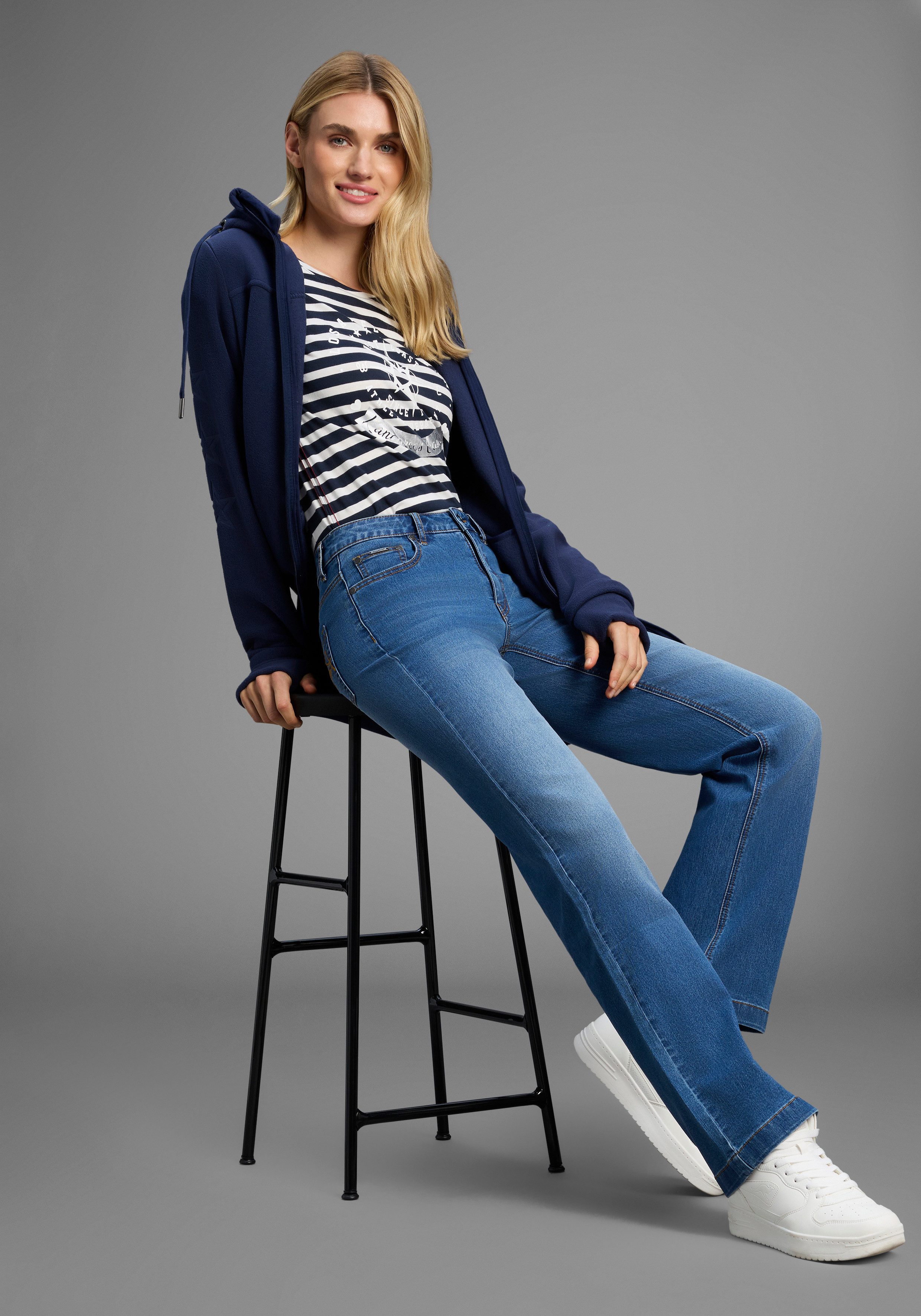 KangaROOS Shirt met print Korte mouwen, figuurvolgende snit, met metallic-print