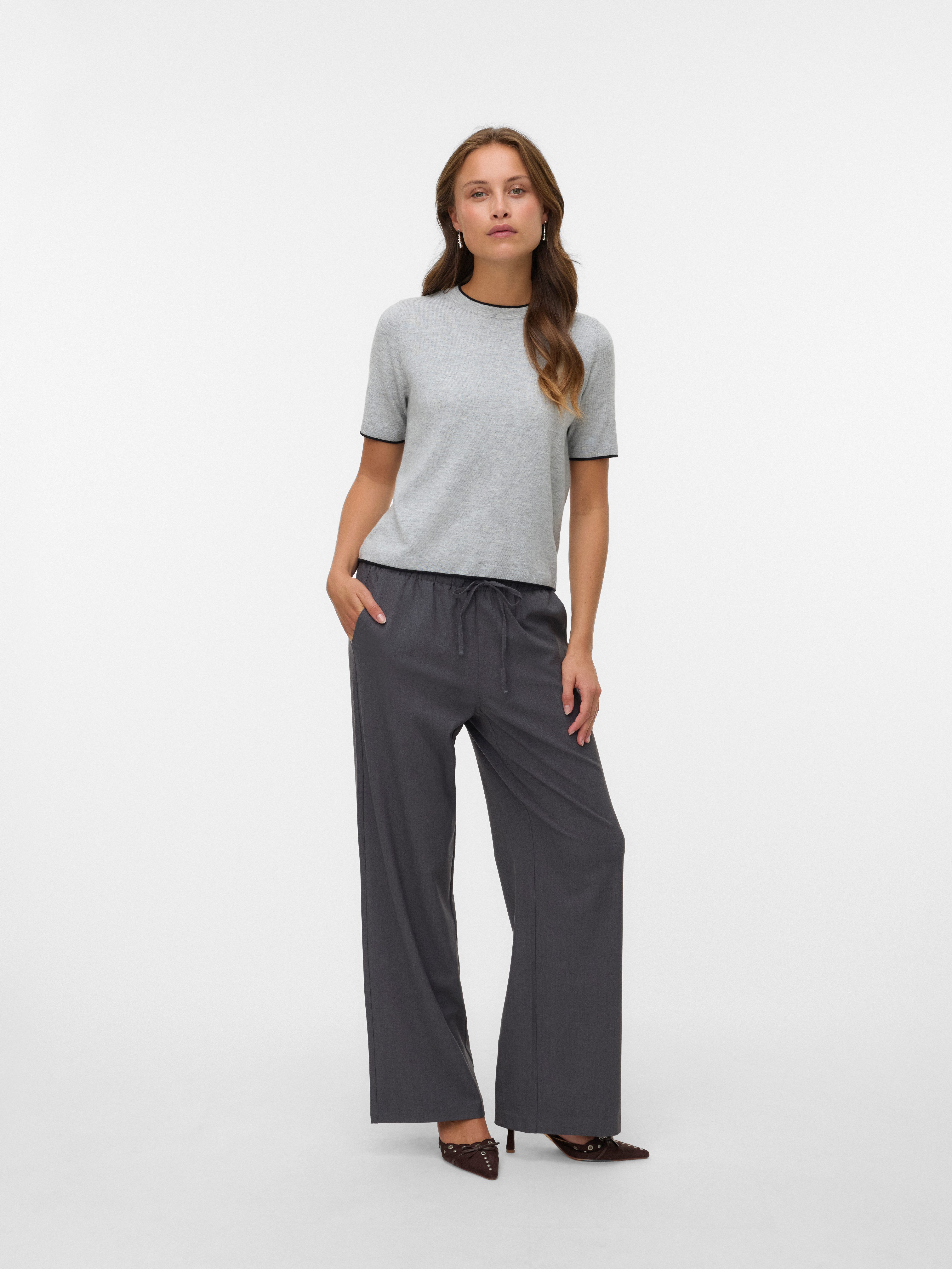 Vero Moda Comfortbroek VMMILLY LW WIDE STRING PANT NOOS