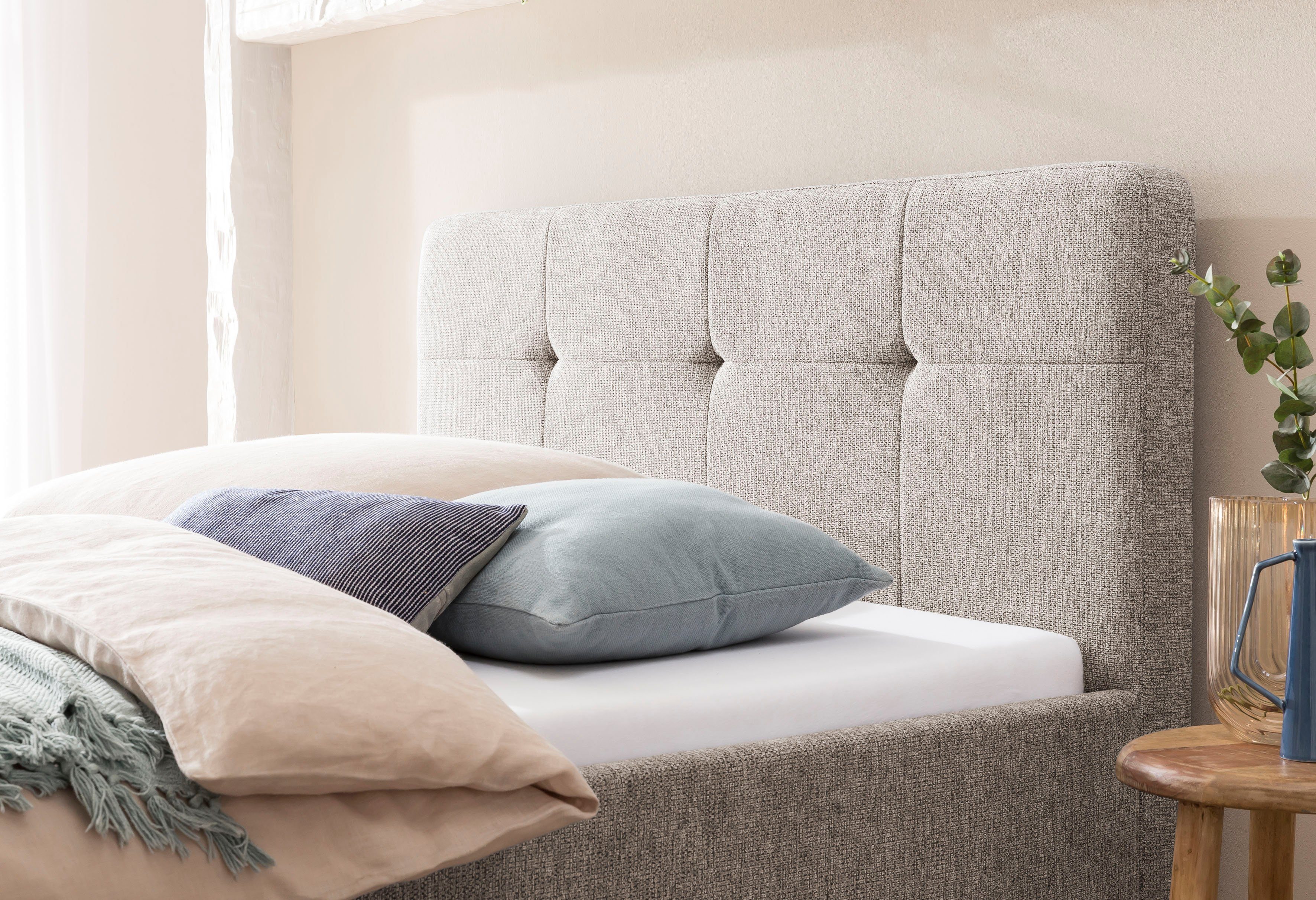 meise.möbel Gestoffeerd bed Smart Hoofdbord met knoopdetails, verkrijgbaar in twee maten