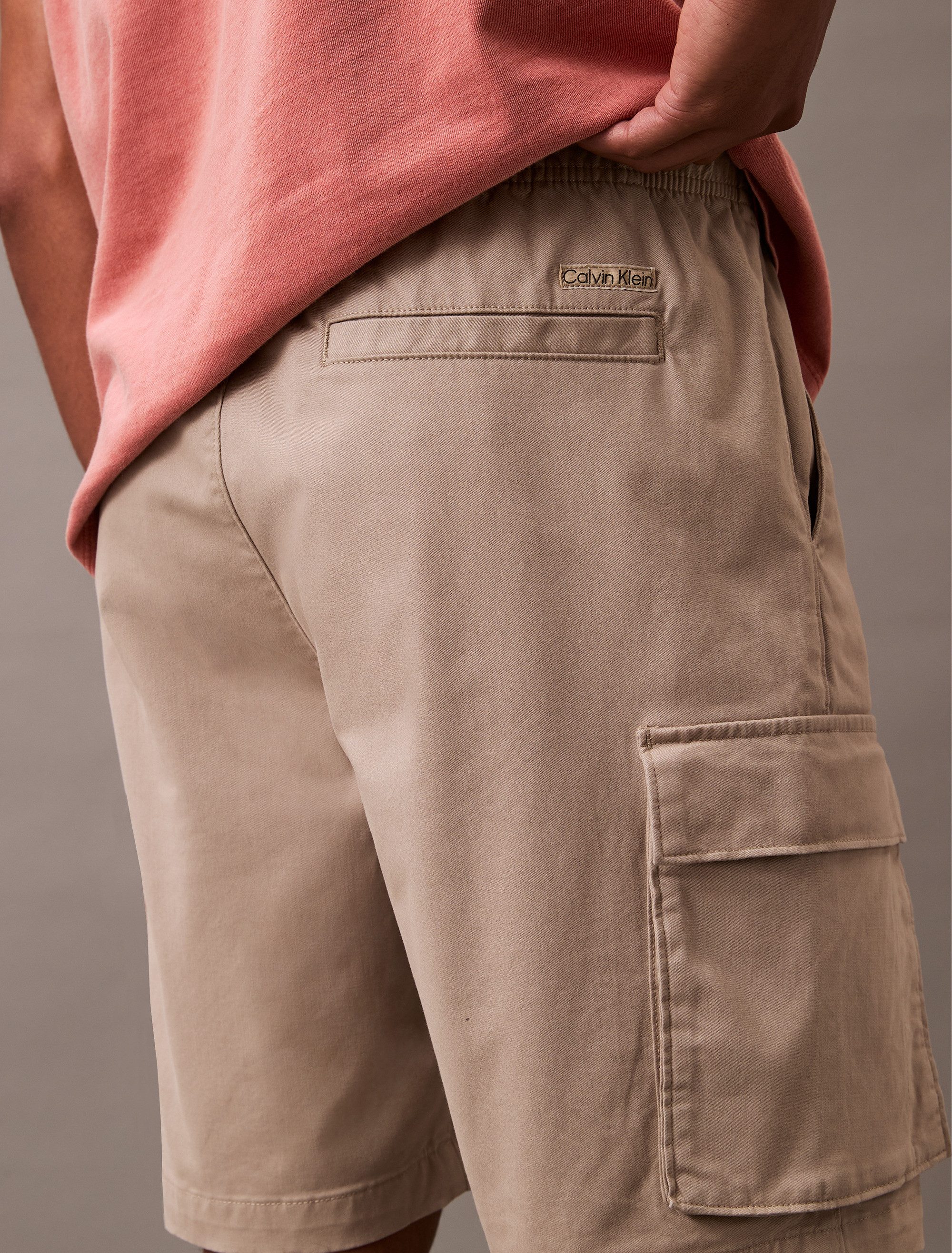 Calvin Klein Cargoshort 9" KATOEN PULL ON CARGO SHORT