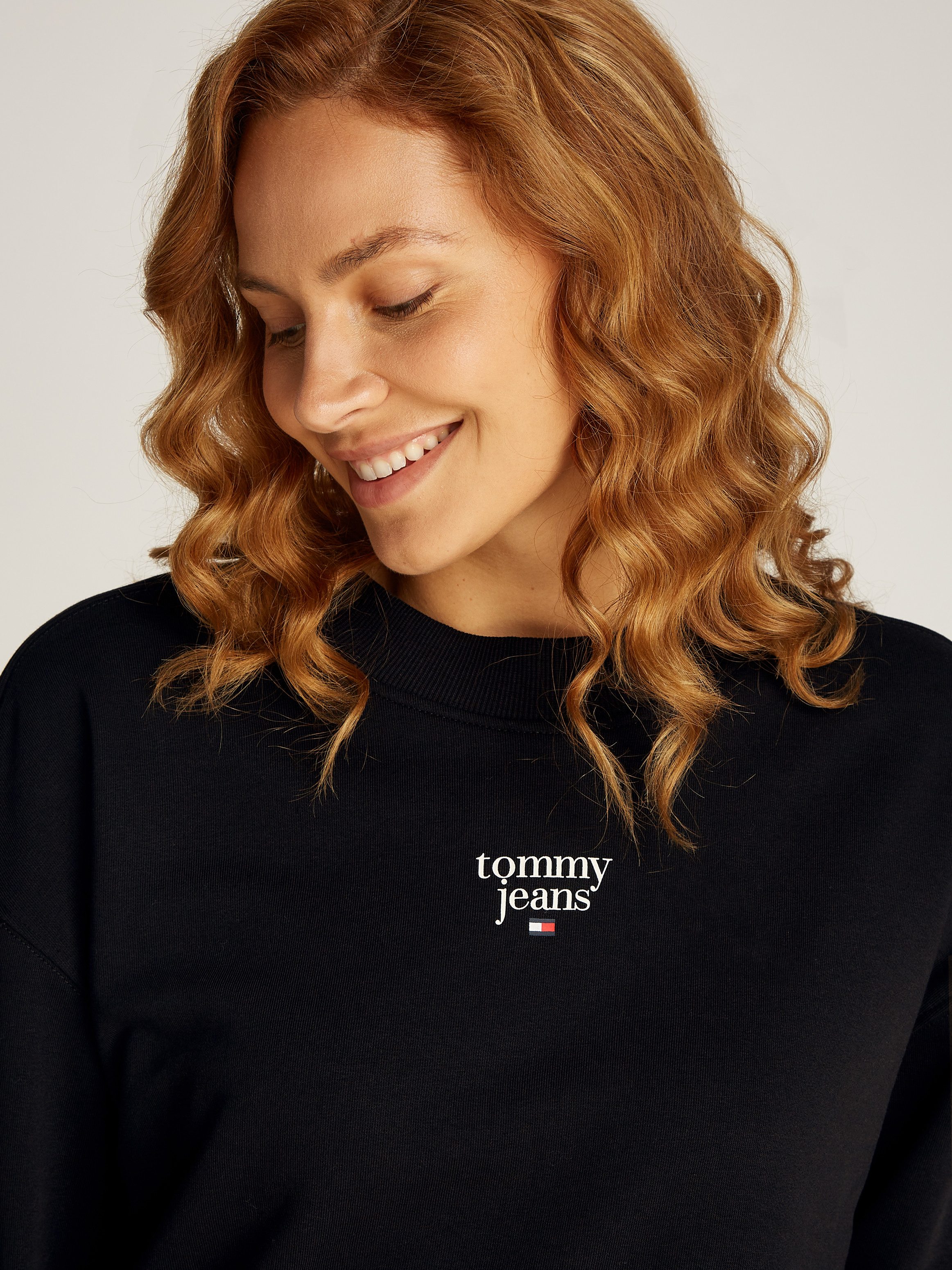 Tommy Jeans Curve Sweatshirt TJW ESSENTIAL LOGO 1 CREW EXT in grote maten met logo-opschrift