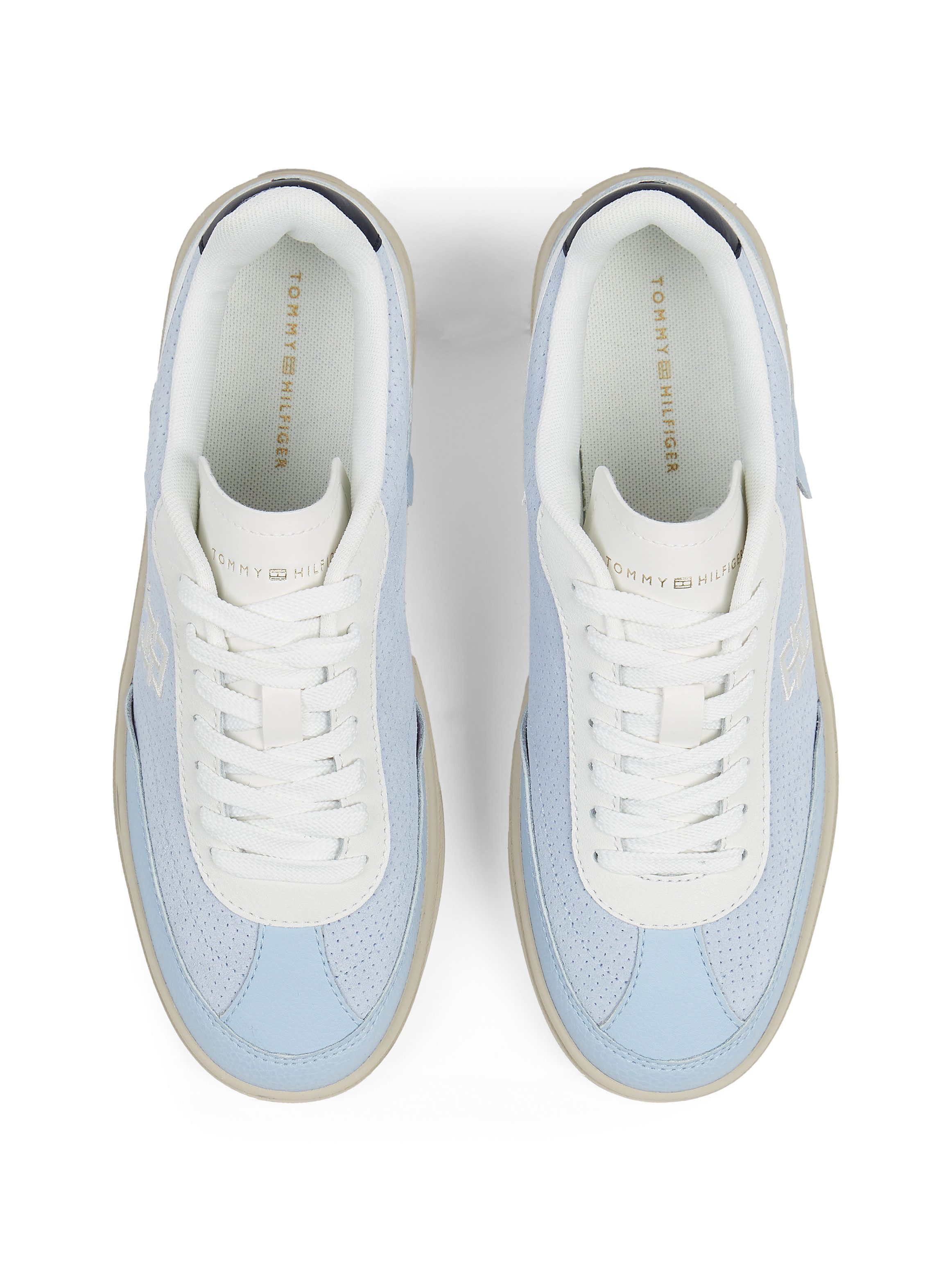 Tommy Hilfiger Plateausneakers TH HERITAGE SNEAKER PERF vrijetijdsschoen, lage schoen, veterschoen met th-logo-borduring