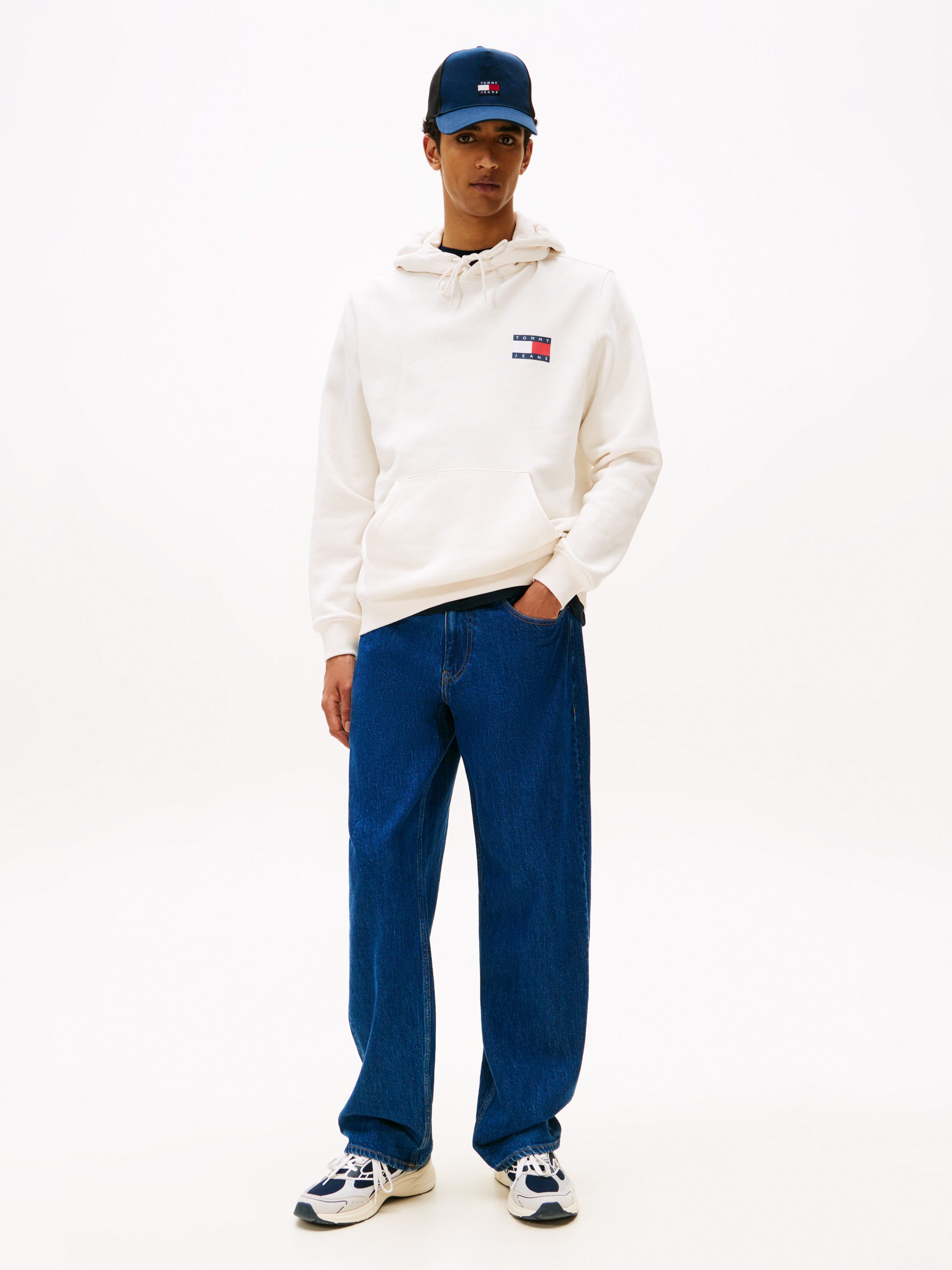 TOMMY JEANS Sweatshirt TJM REG ESSENTIAL FLAG HOOD EXT met bedrukte merklogo op borsthoogte