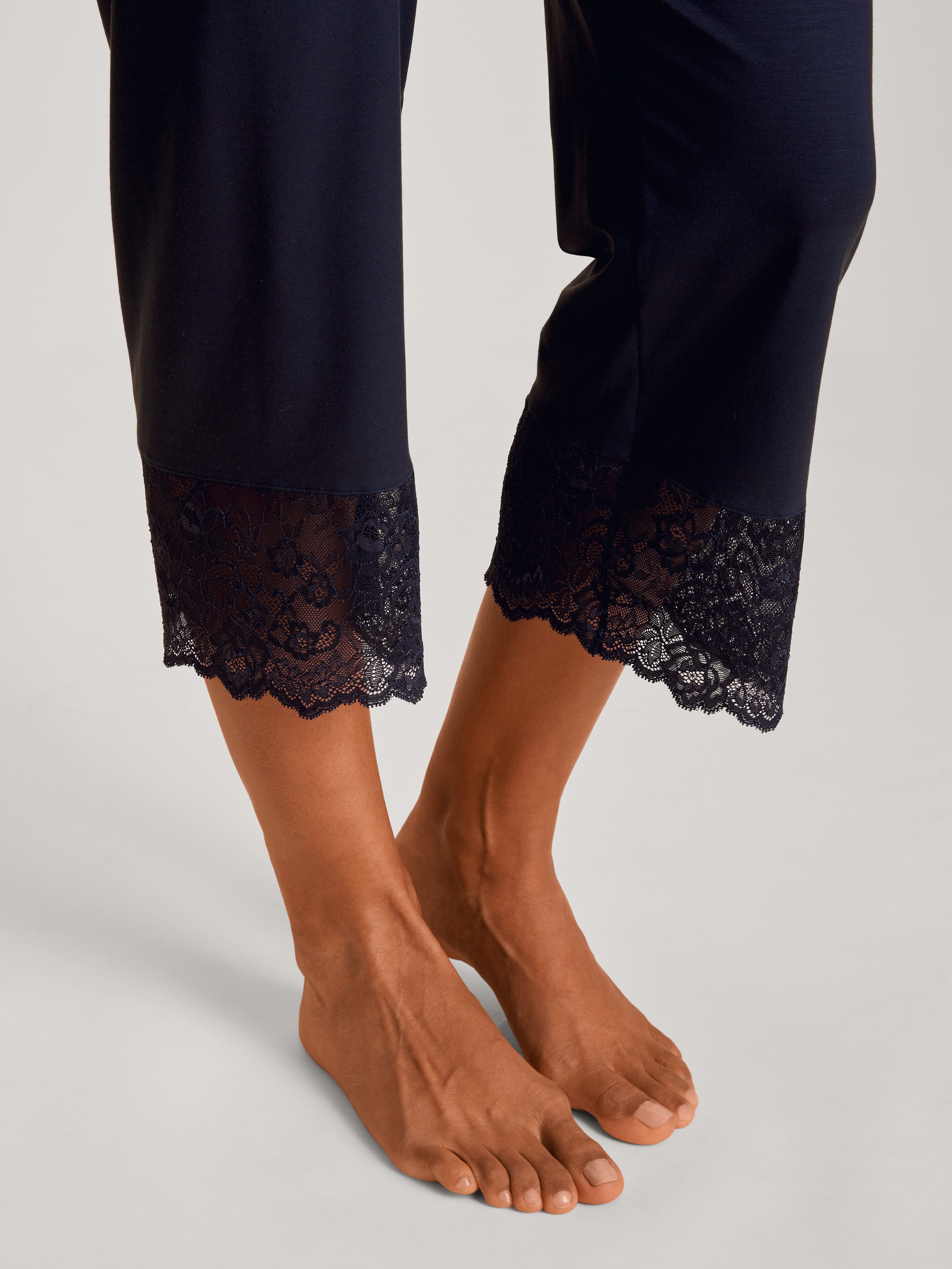 CALIDA Pyjama Elegant Dreams met schattige kantafwerking (2-delig)