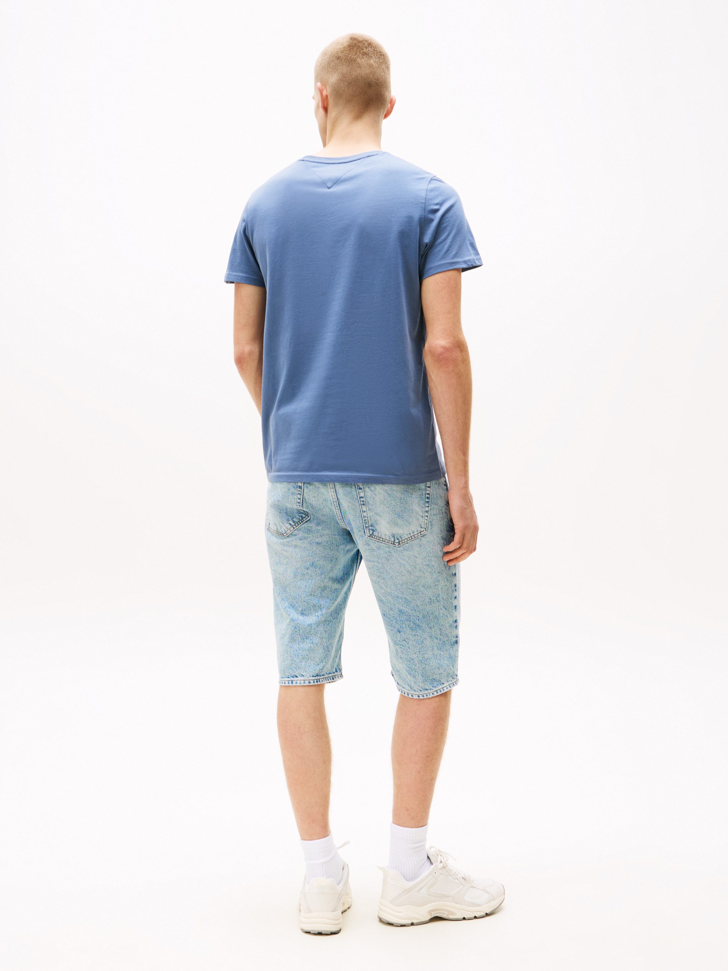 TOMMY JEANS T-shirt TJM ESSENTIAL SOLID TEE met ronde hals en subtiele logo-vlag