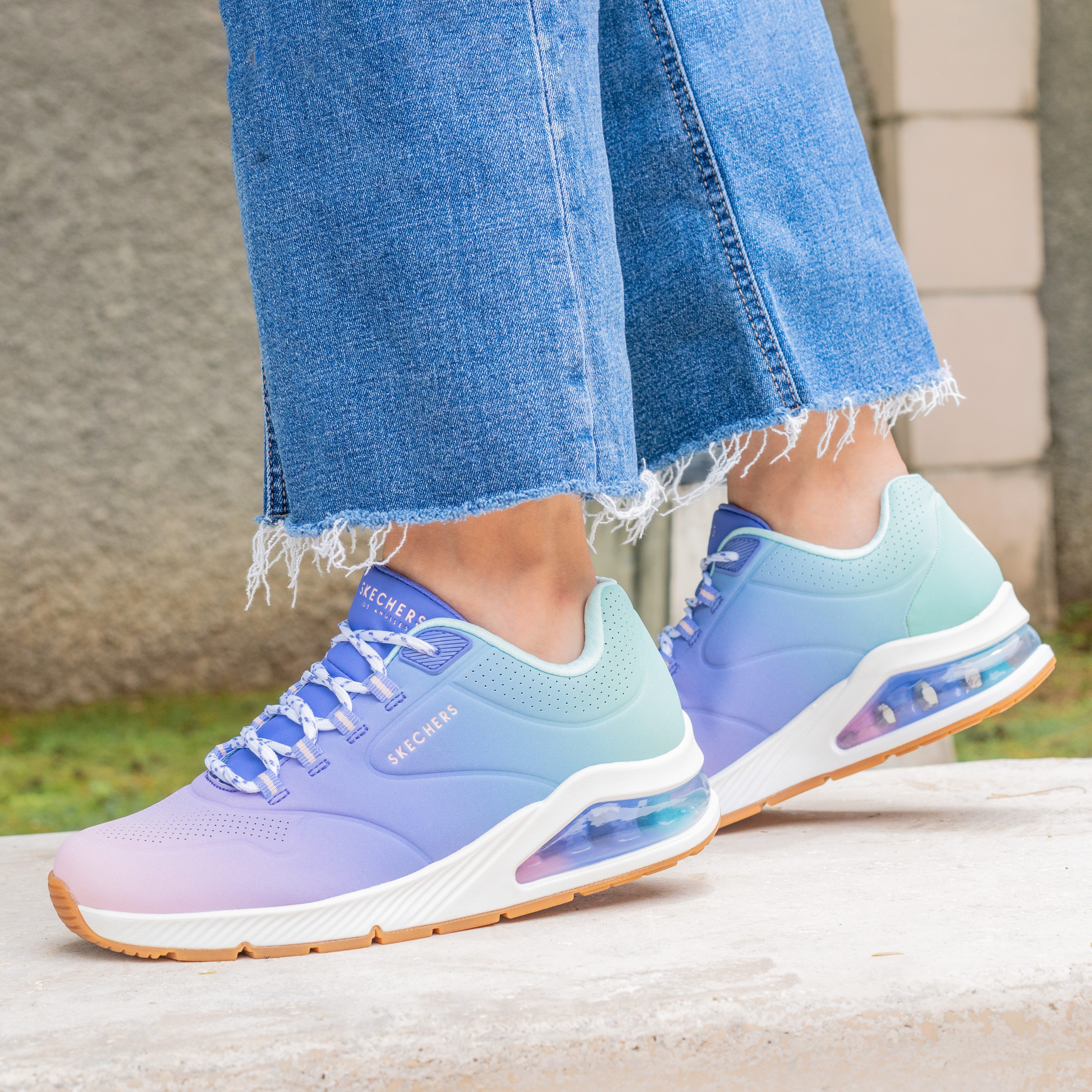 Skechers Sneakers UNO 2 OMBRE AWAY in heldere kleurcombinatie, vrijetijdsschoen, lage schoen, veterschoen