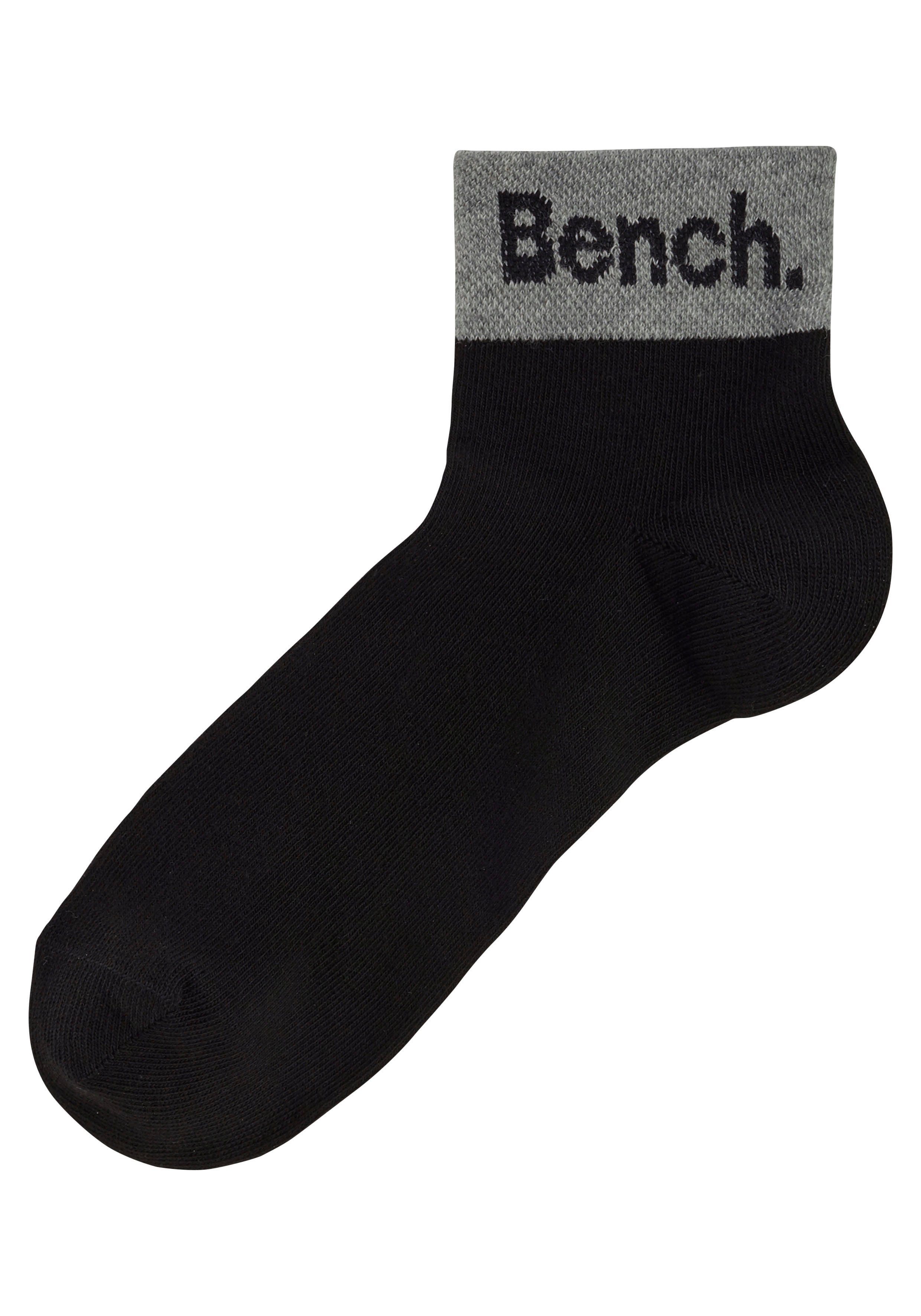 Bench. Korte sokken met ingebreid opschrift bij de boord (set, 8 paar)