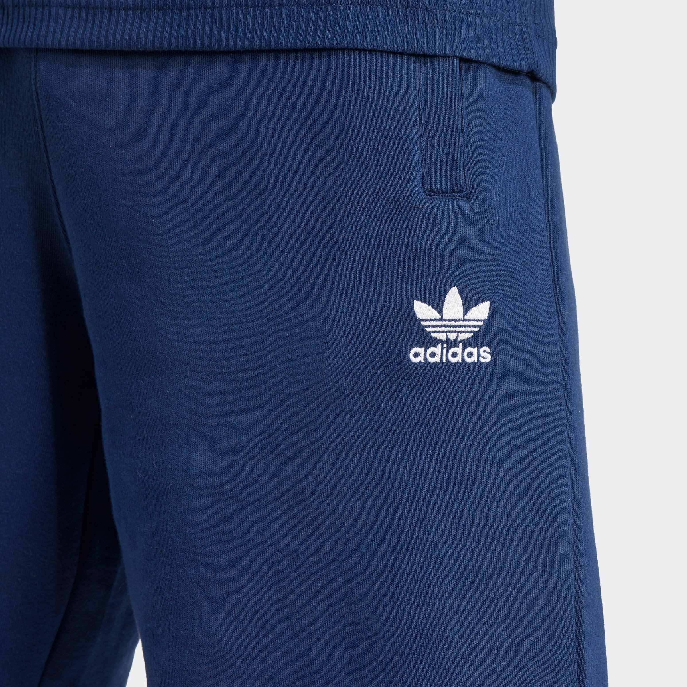 adidas Originals Short ESS SHO Essentiële sweat shorts met logo, van zacht french terry materiaal (1-delig)