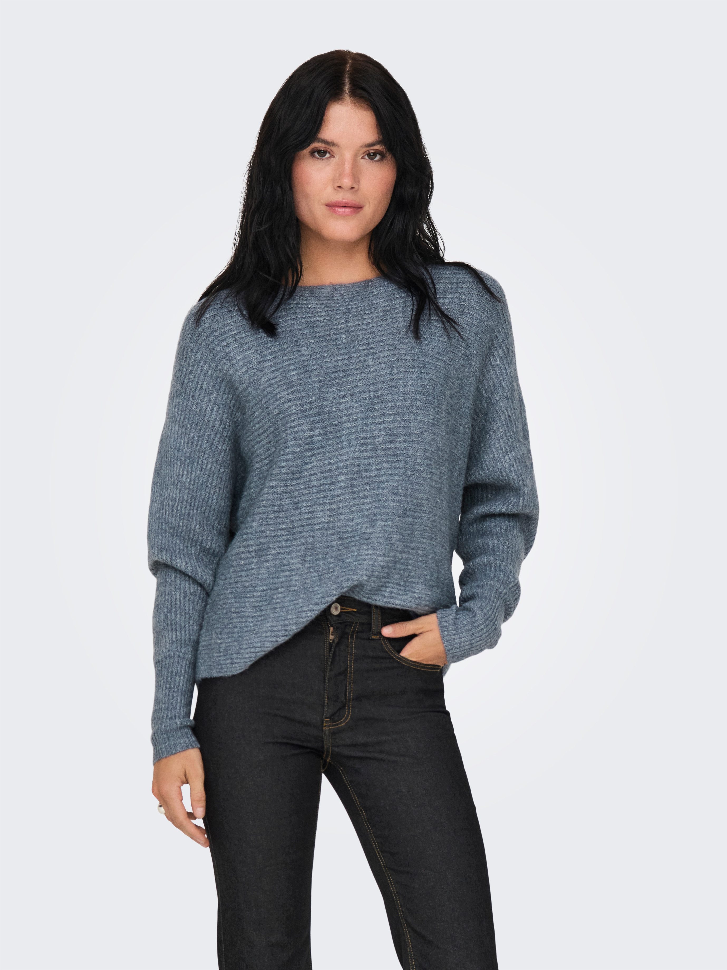 Only Pullover met extra brede schouders model 'DANIELLA'