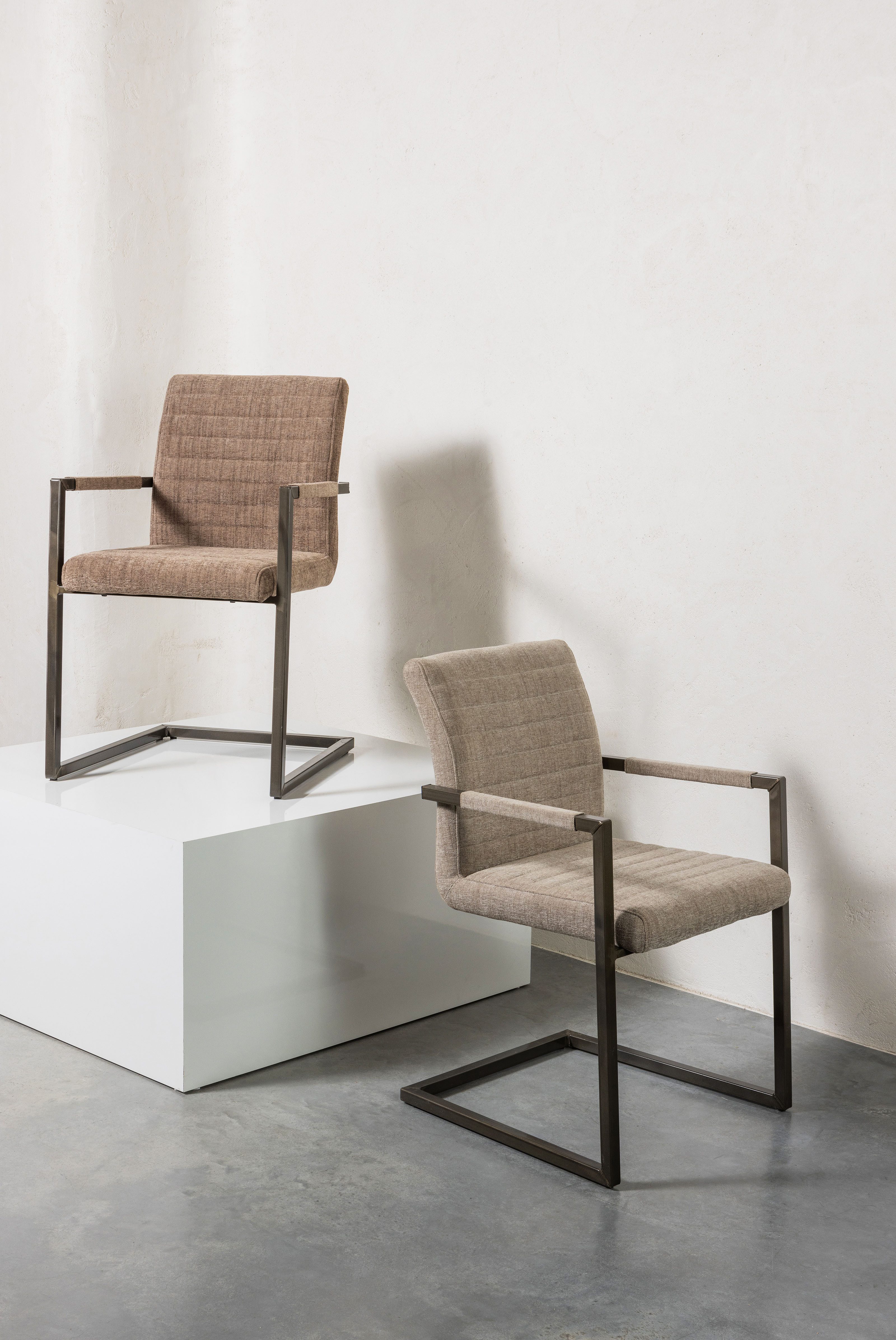 WOOOD Eetkamerstoel Bas Vrije schommelstoel, gepolsterd, breedte 54 cm, metalen frame (set, 2 stuks)