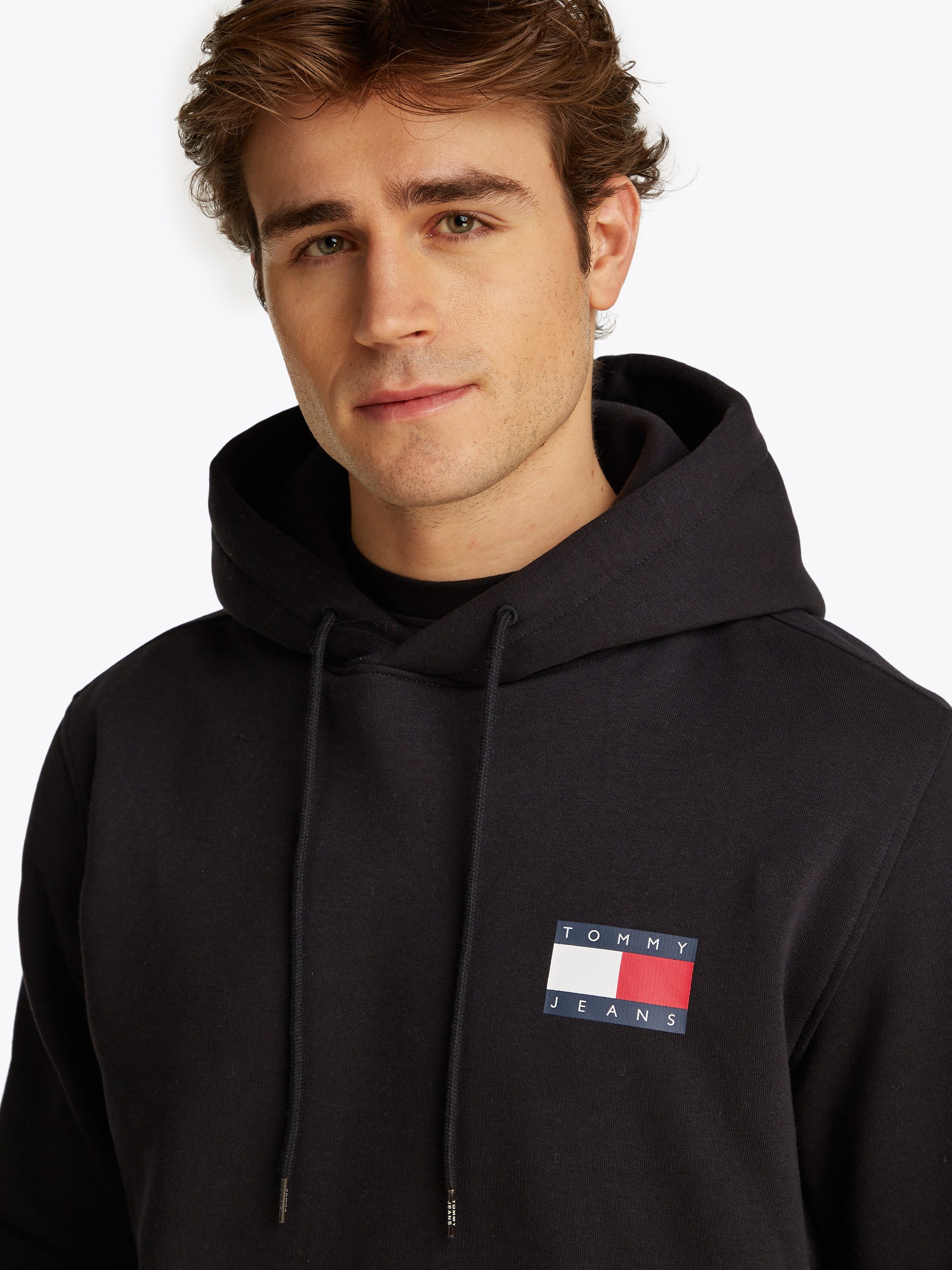 TOMMY JEANS Sweatshirt TJM REG ESSENTIAL FLAG HOOD EXT met bedrukte merklogo op borsthoogte