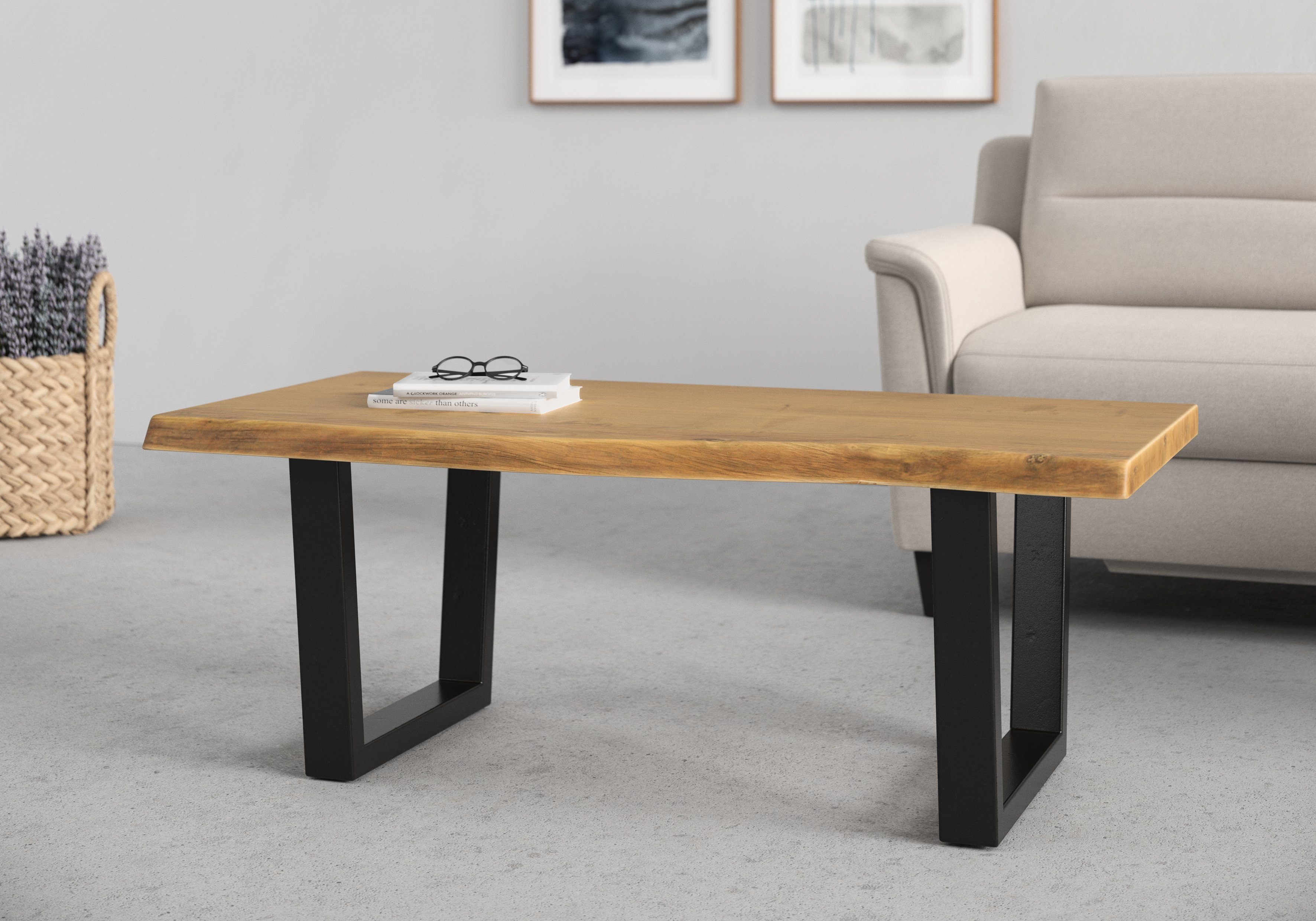 byLIVING Salontafel Judy van massief hout, met natuurlijk schaaldeel, breedte 120 cm