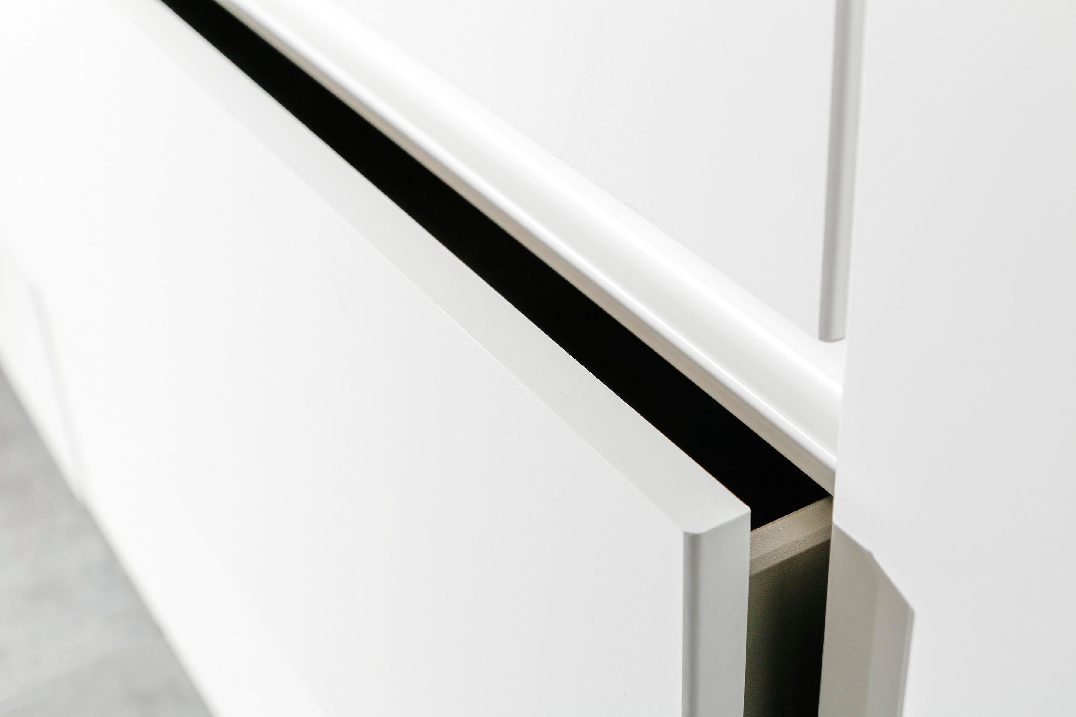 rauch Draaideurkast Kledingkast kast garderobe waskast NIDDA met moderne grepless front en push-to-open functie made in germany