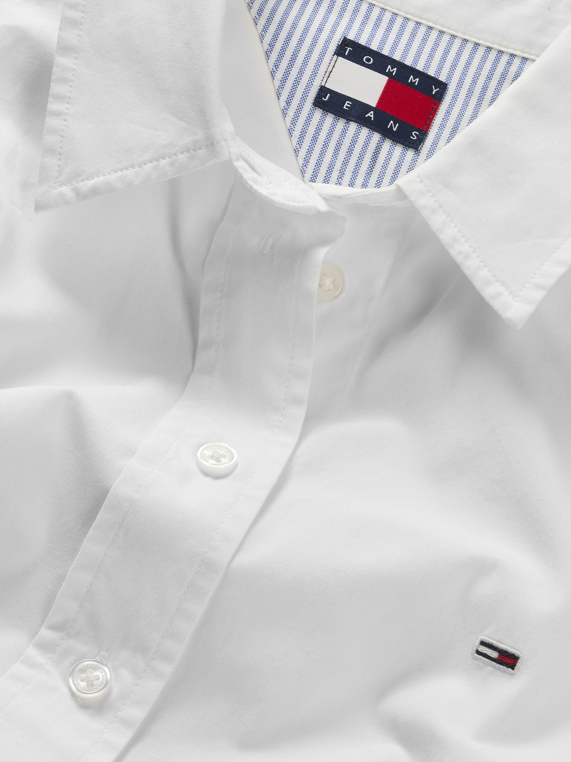 TOMMY JEANS Overhemdblouse TJW CRP RLX POPLIN SHIRT in verkorte lengte, met logoborduring