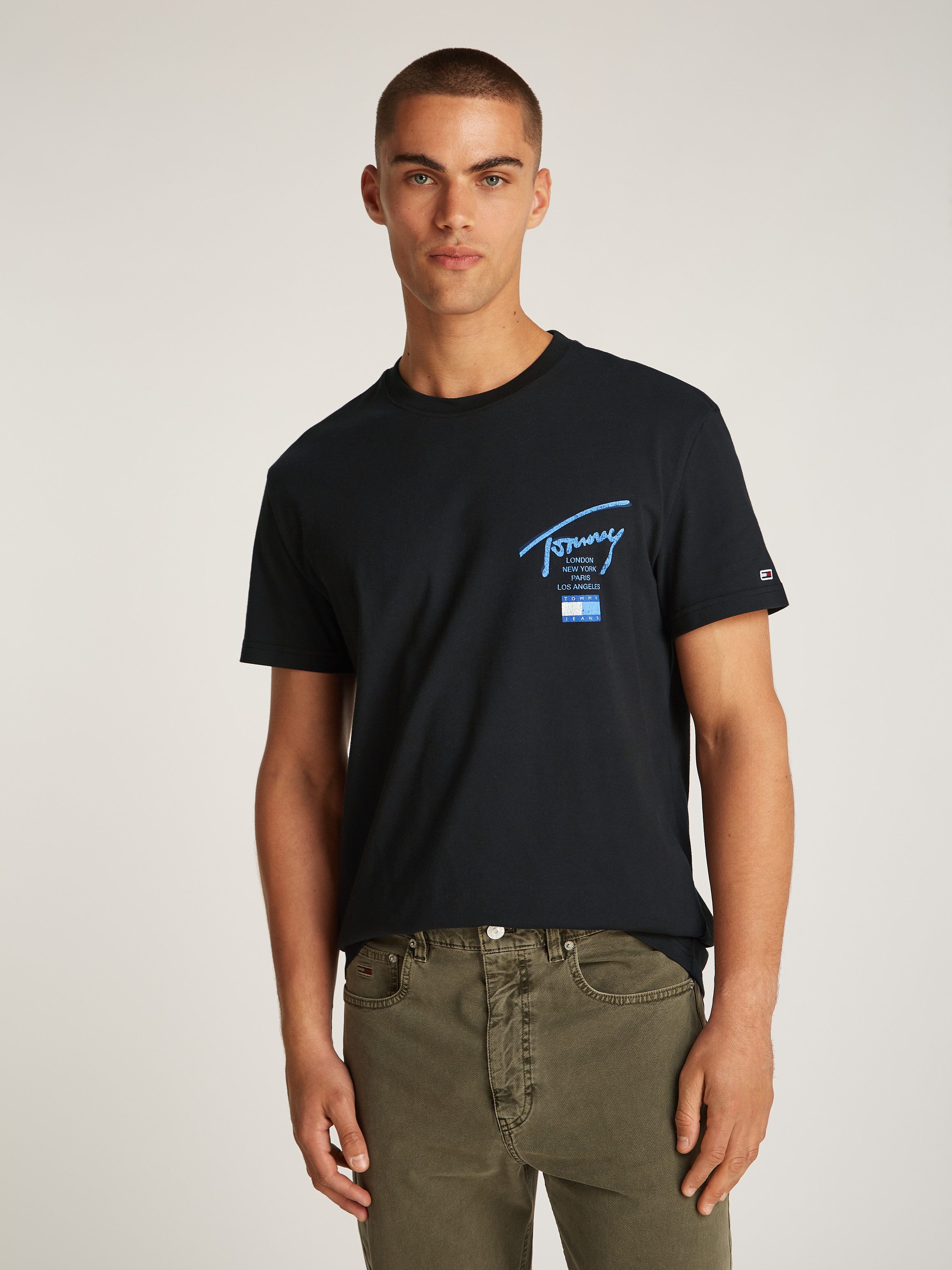 Tommy Jeans Plus Shirt met ronde hals TJM REG TOMMY SIGN CITY TEE EXT in grote maten, logoborduring op...