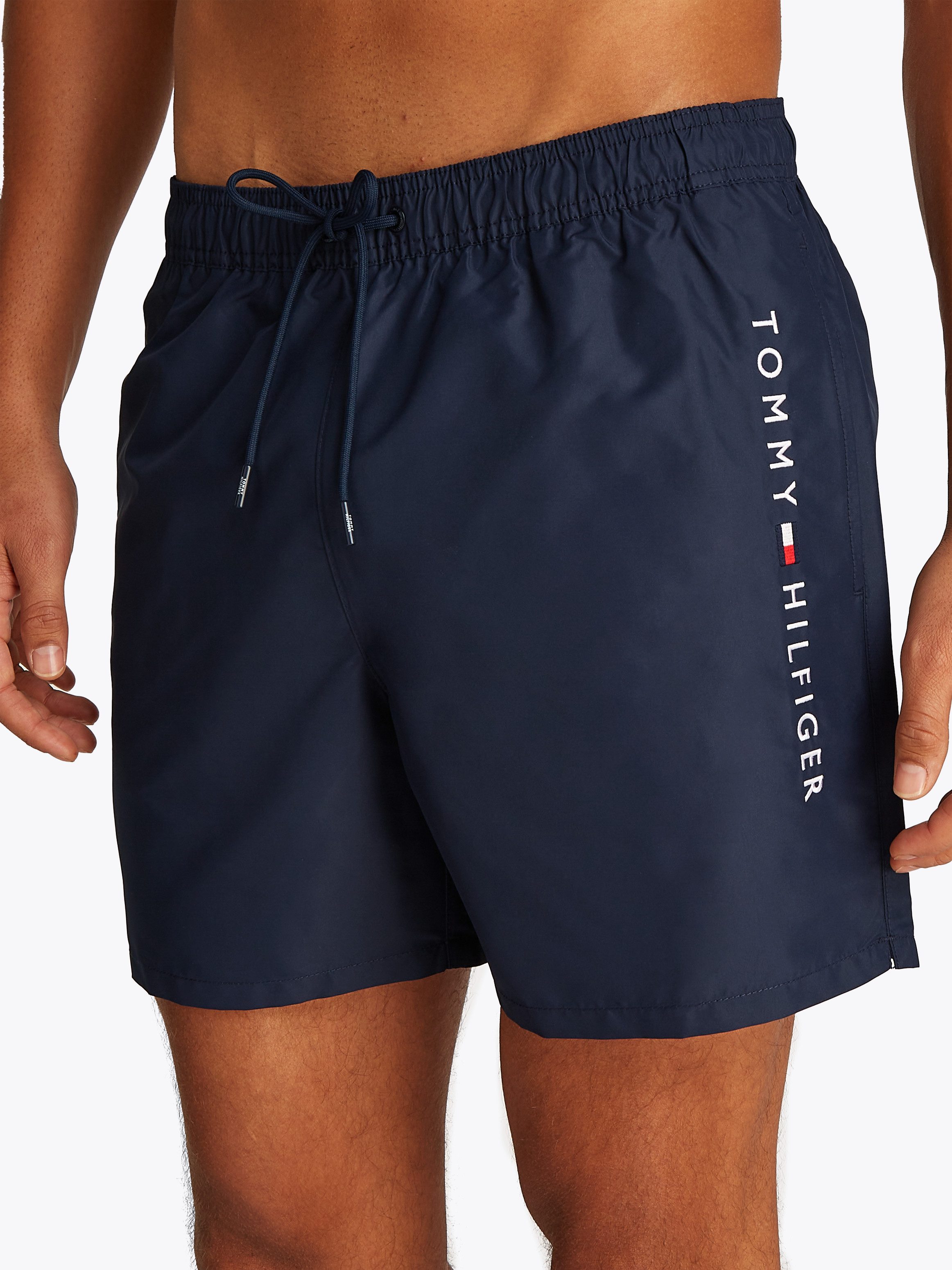 Tommy Hilfiger Swimwear Zwemshort MEDIUM DRAWSTRING met logoborduring op de heup